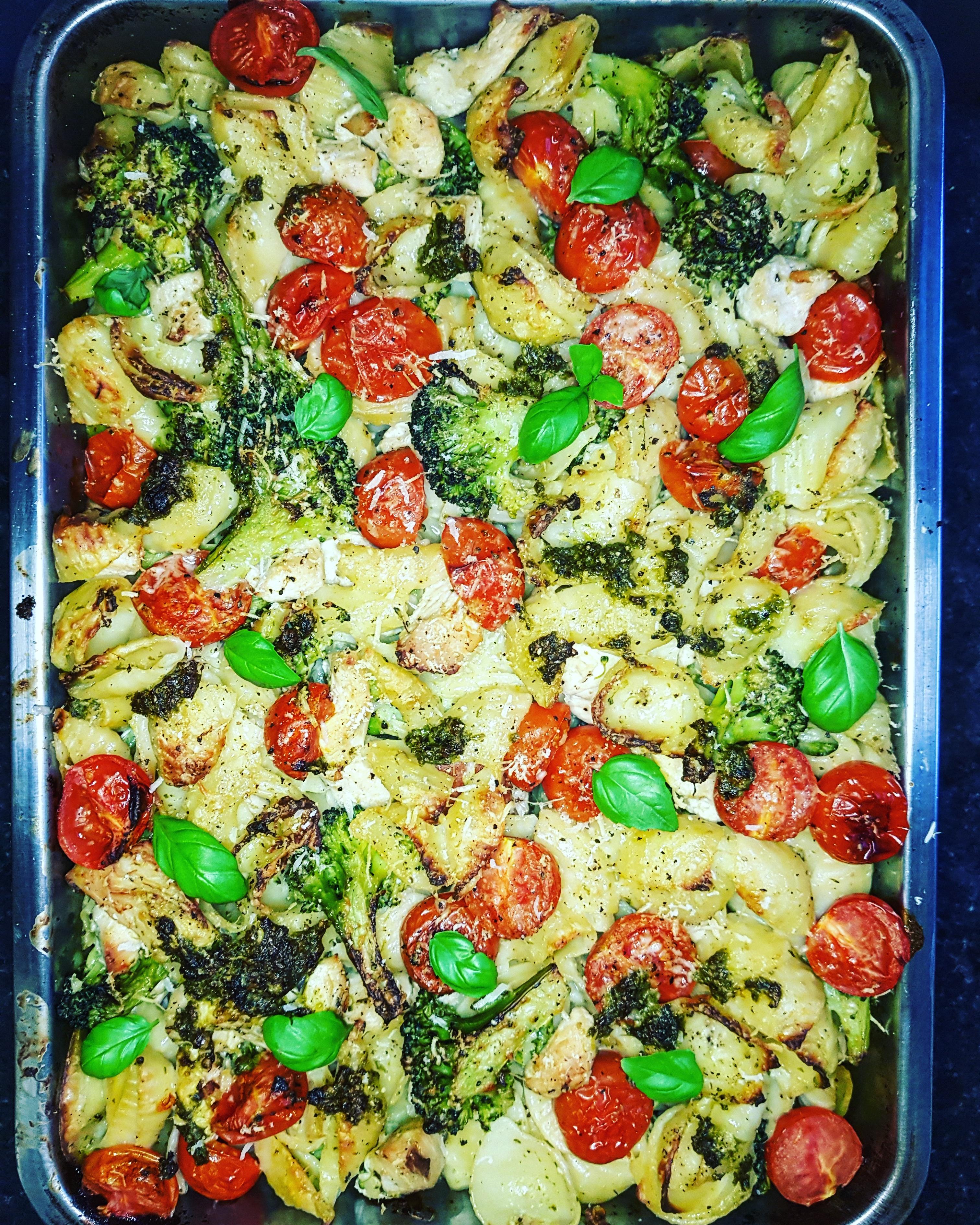 Ricottapesto chicken pasta bake! r/recipes