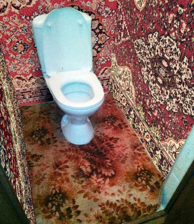 Classic interior design of a Russian toilet r/ANormalDayInRussia