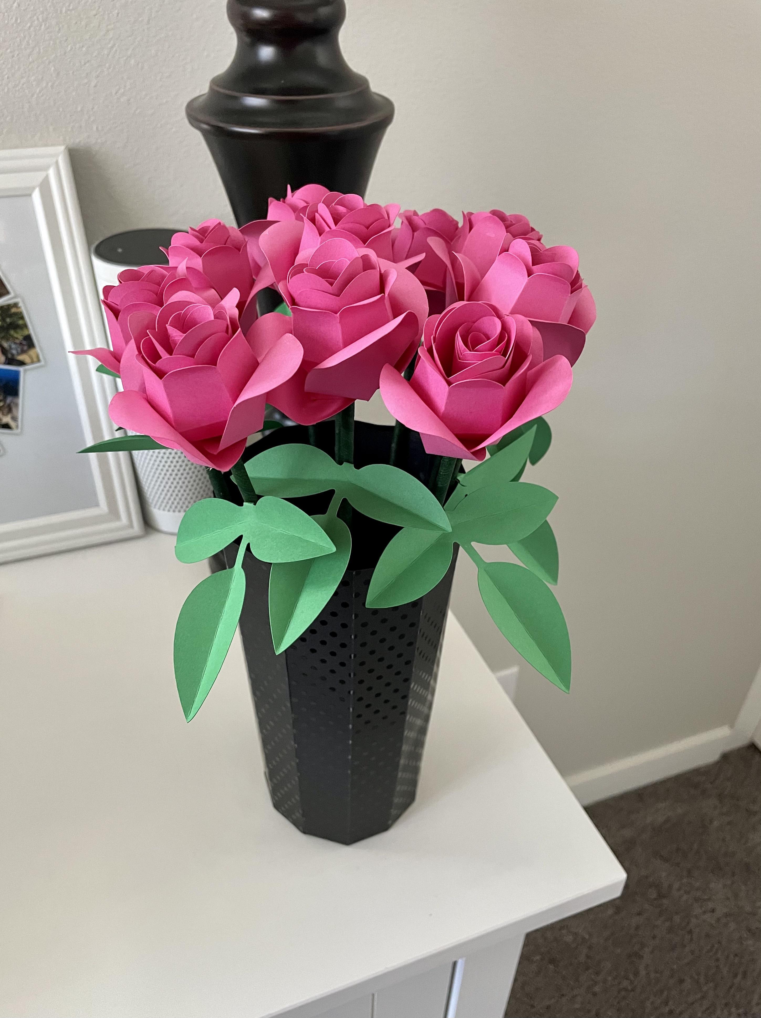 Flowers for my Mom. Cricut made 🌹🌹🌹 Happy Mother’s Day! r/cricut