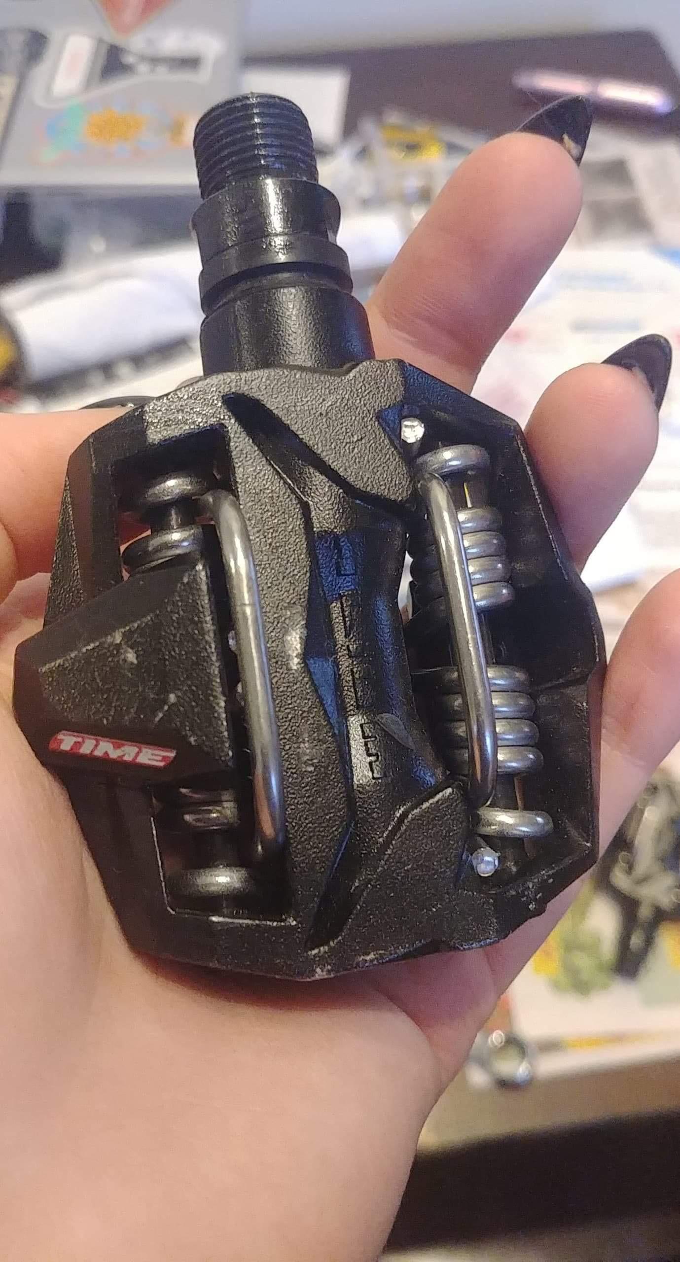 Set of TIME pedals that came with a bike I bought off Craigslist, Help