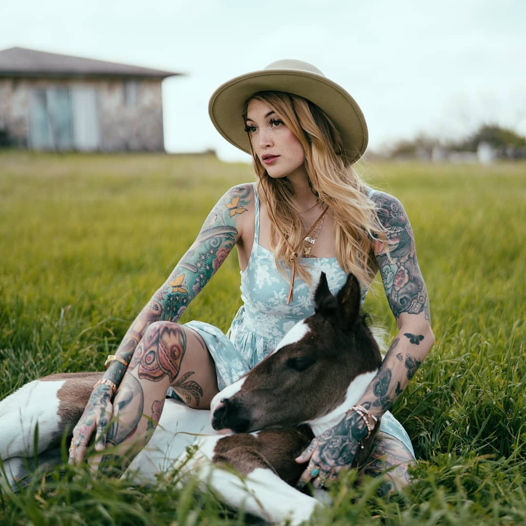 Torrie Blake : TattooGirls