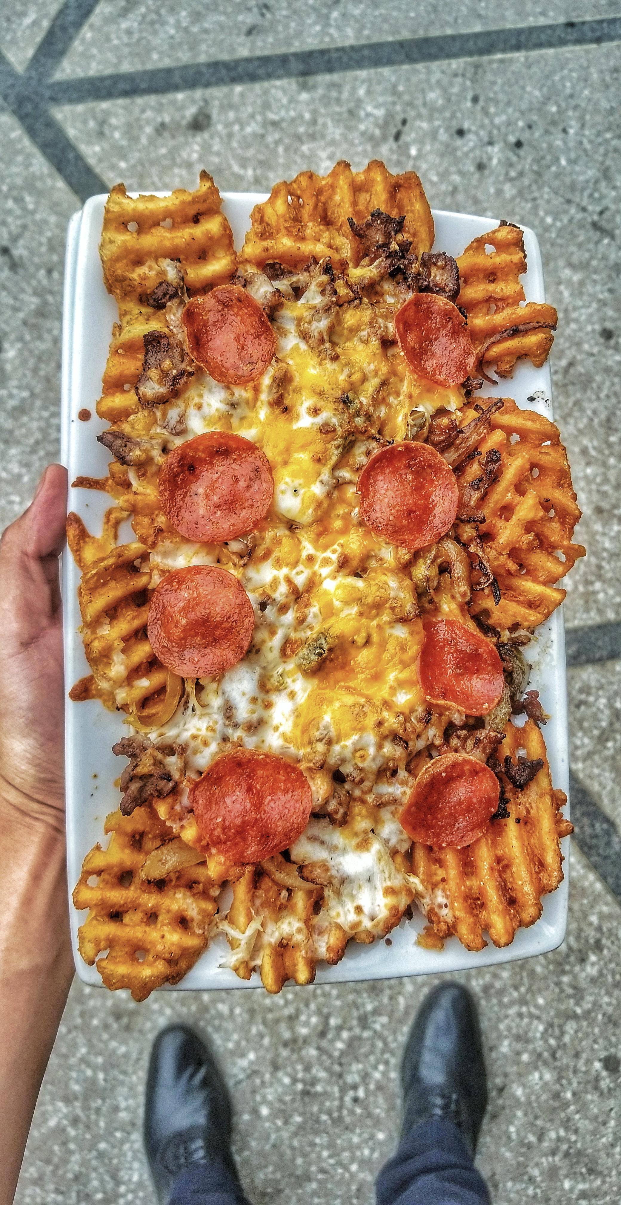 [OC] Waffle fries covered with pepperoni, cheese and bulgogi steak