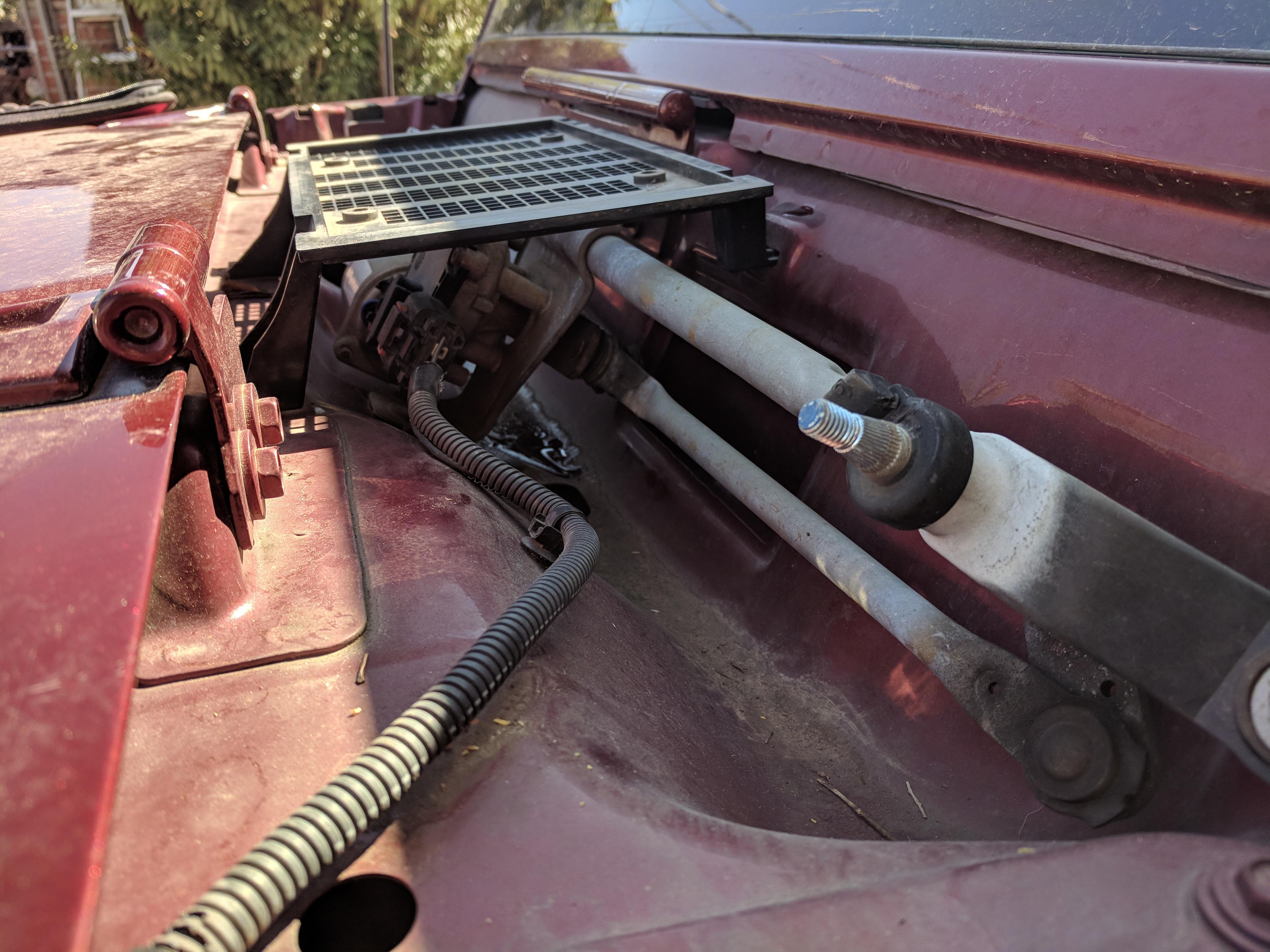 Windshield wiper fell off joint? MechanicAdvice