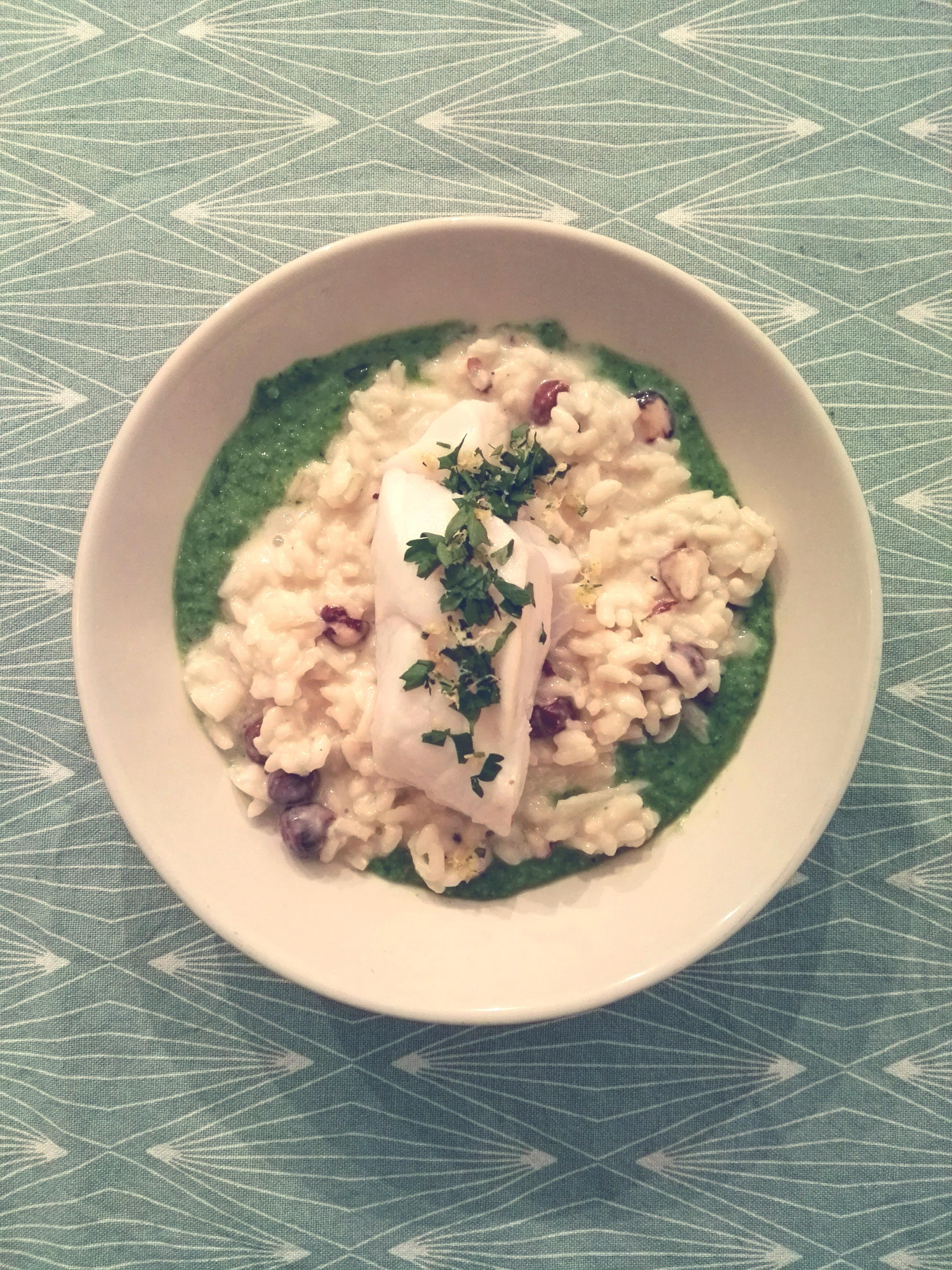 [Homemade] Steamed Cod, risotto, and peas sauce r/food