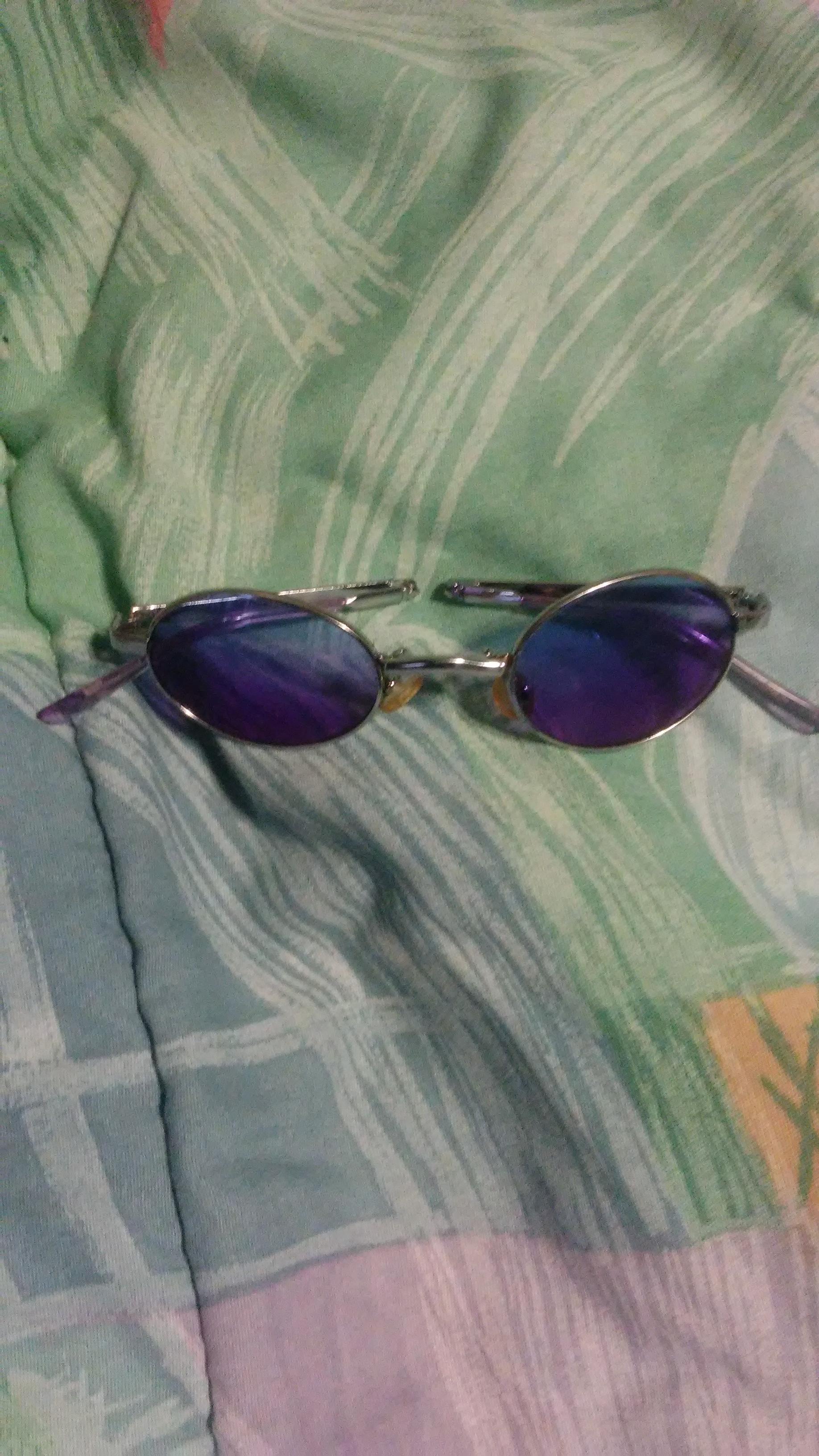 Vintage folding sunglasses r/everywhere