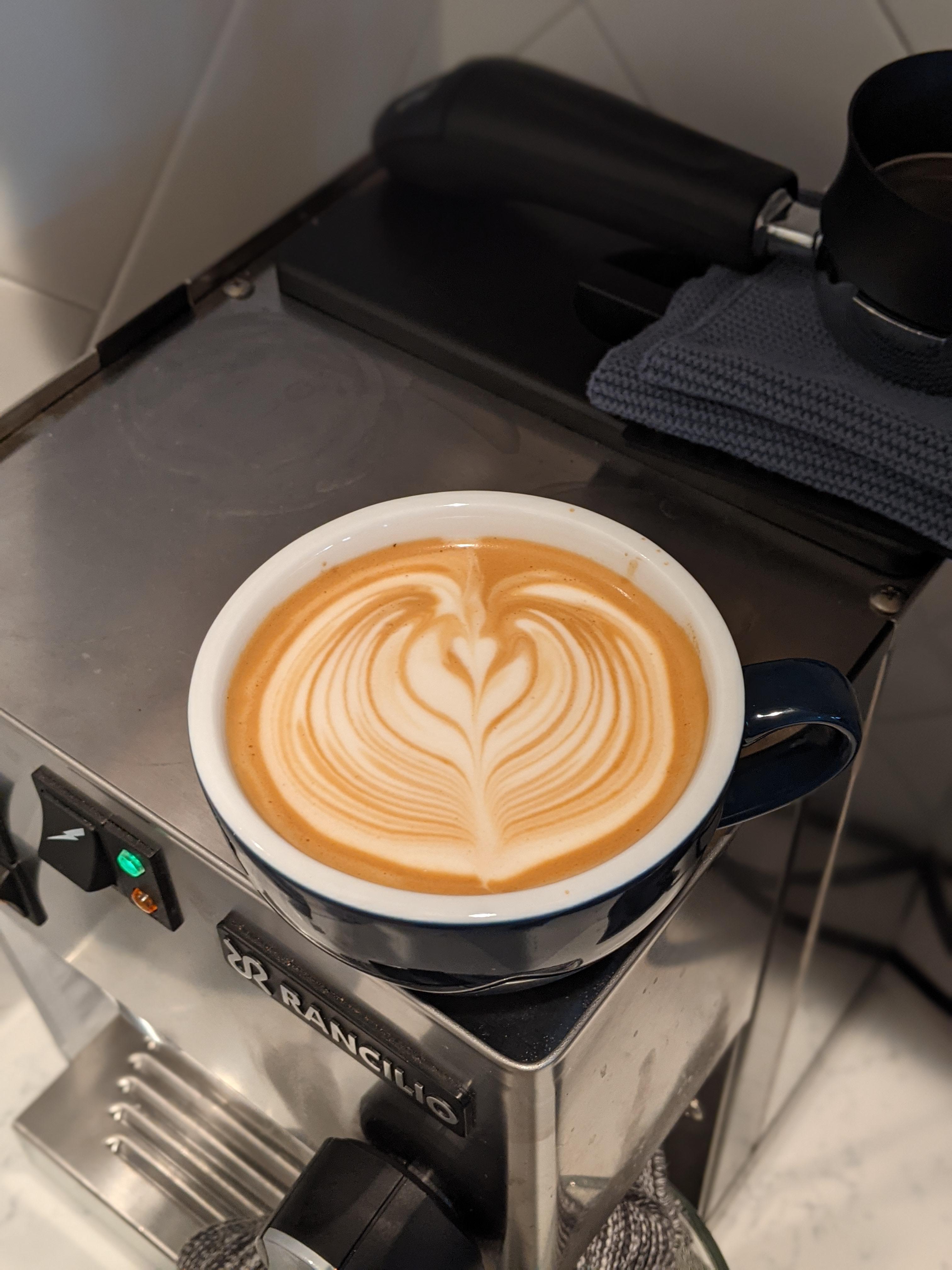 My best rosetta yet... still working on it r/espresso