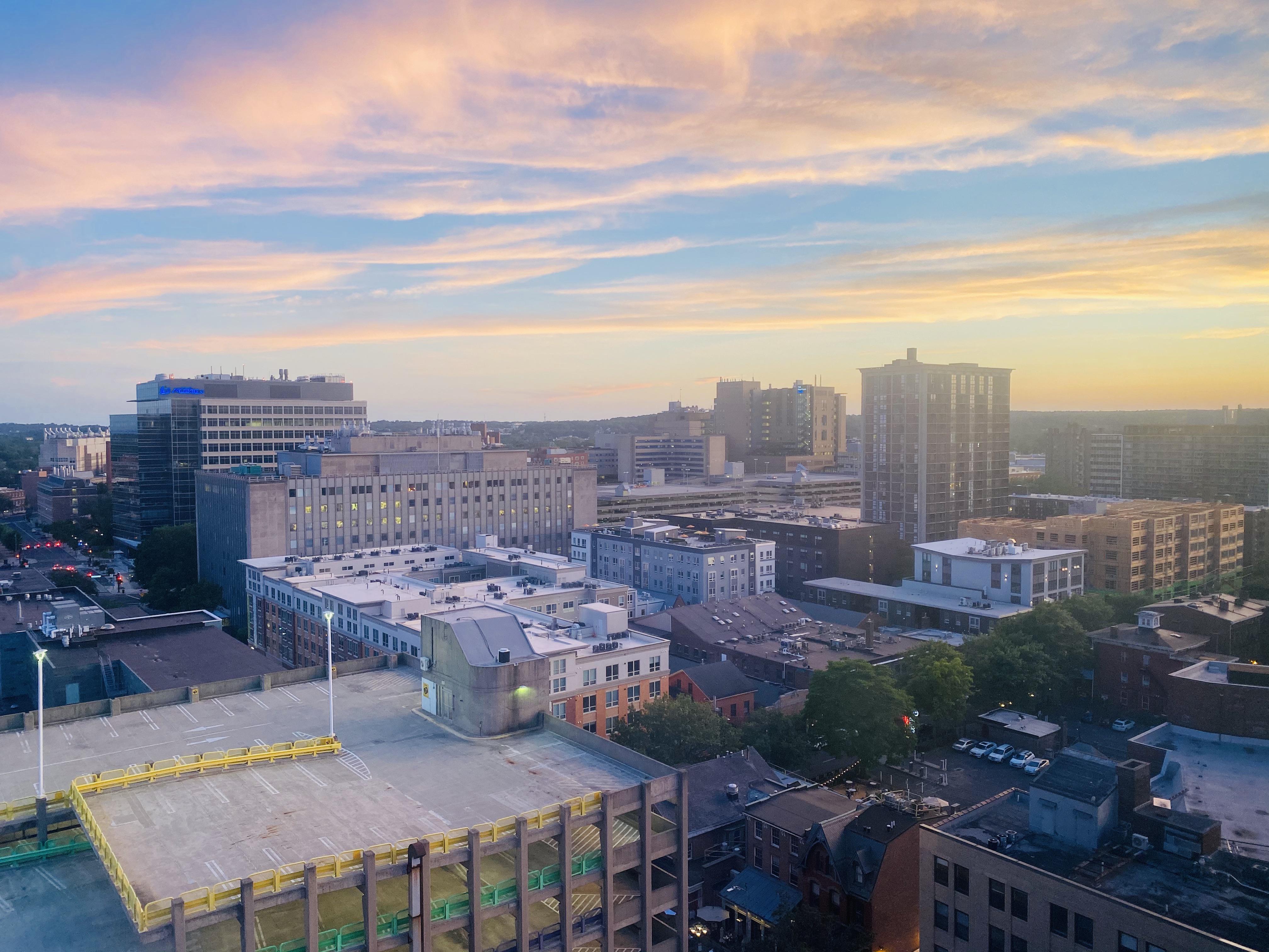 New Haven views from my apartment last night. r/newhaven