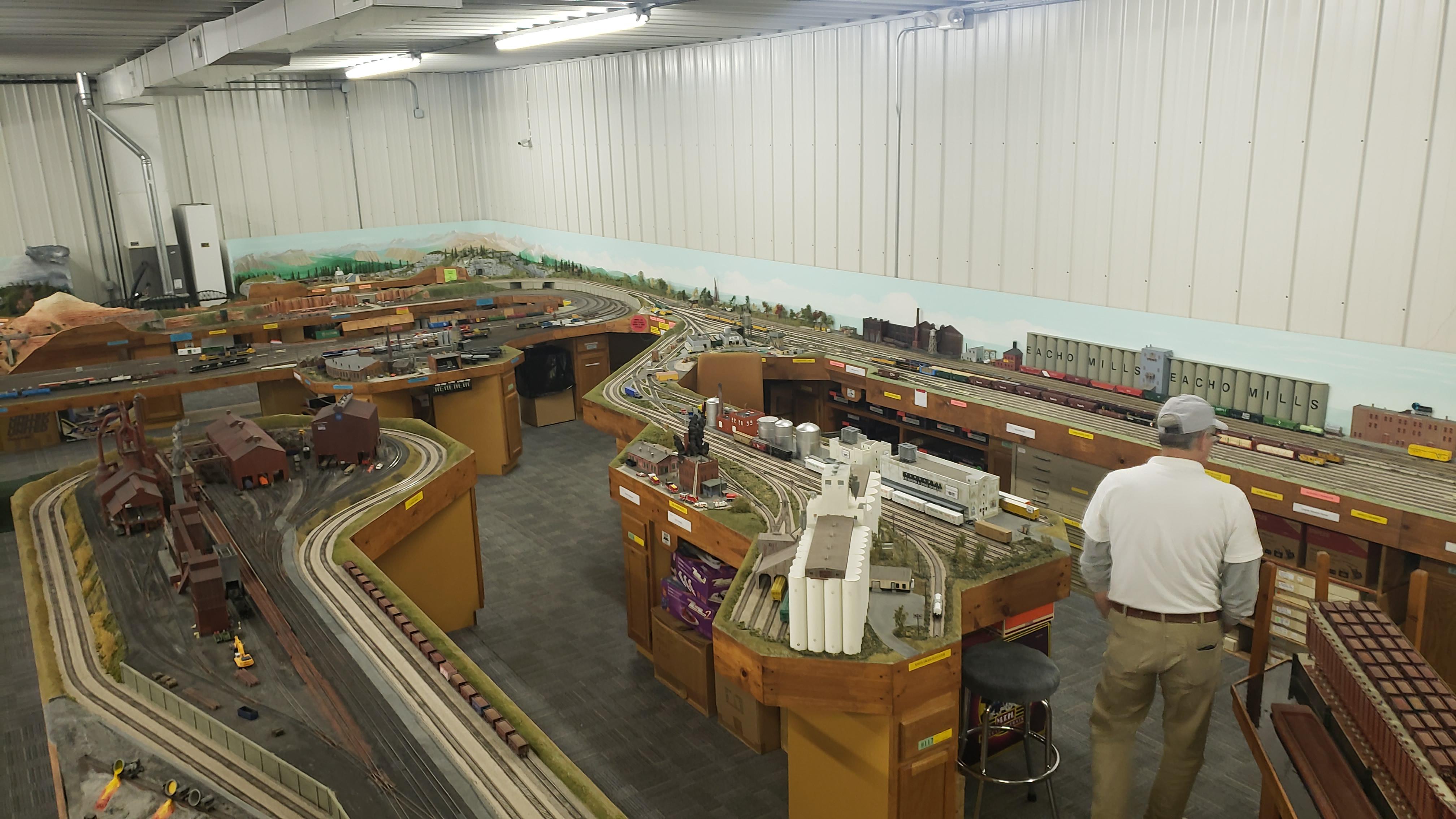 Found this huge HO layout in Maryville IL r/modeltrains