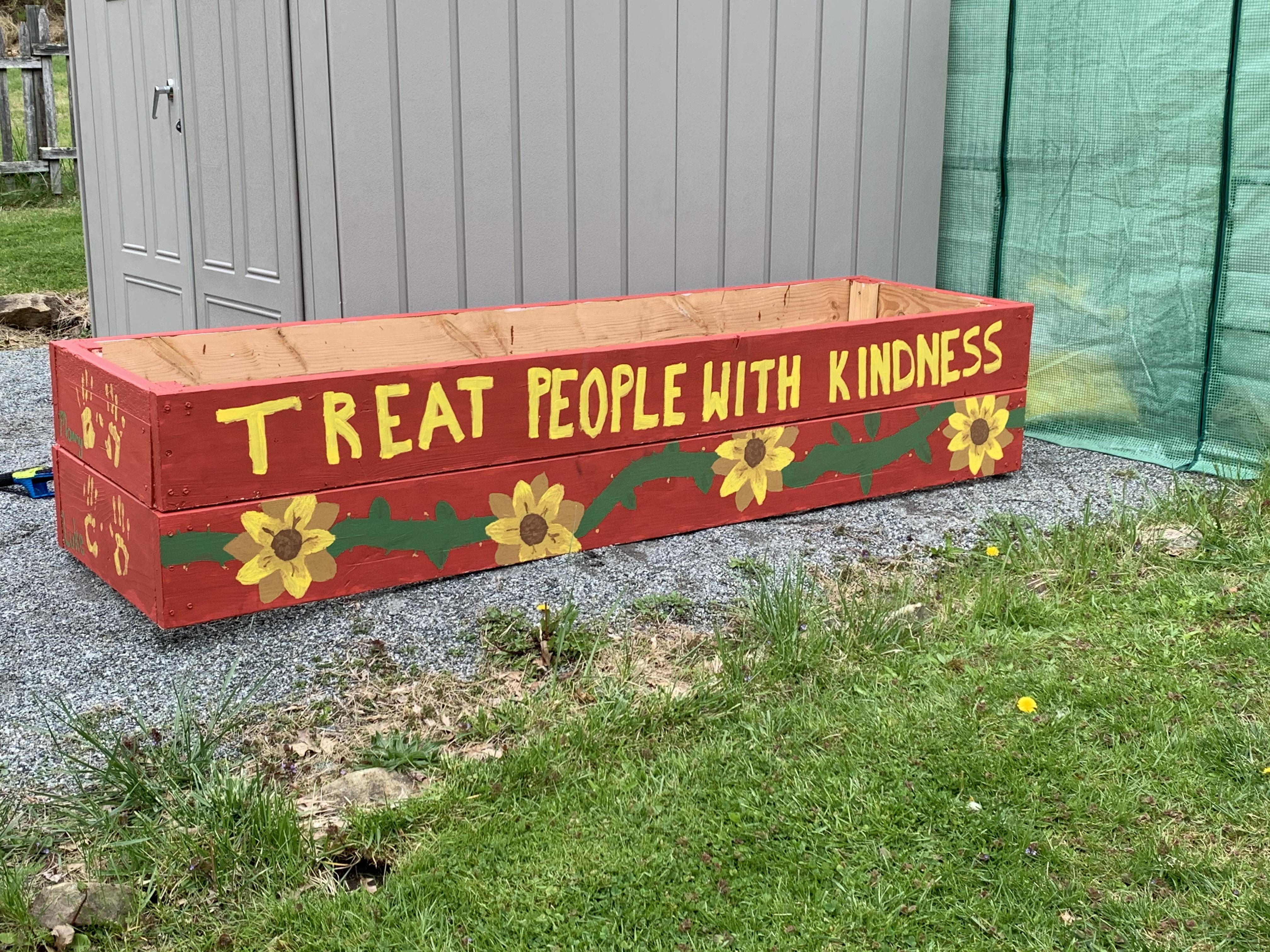 Just finished painting my flower beds ) r/harrystyles