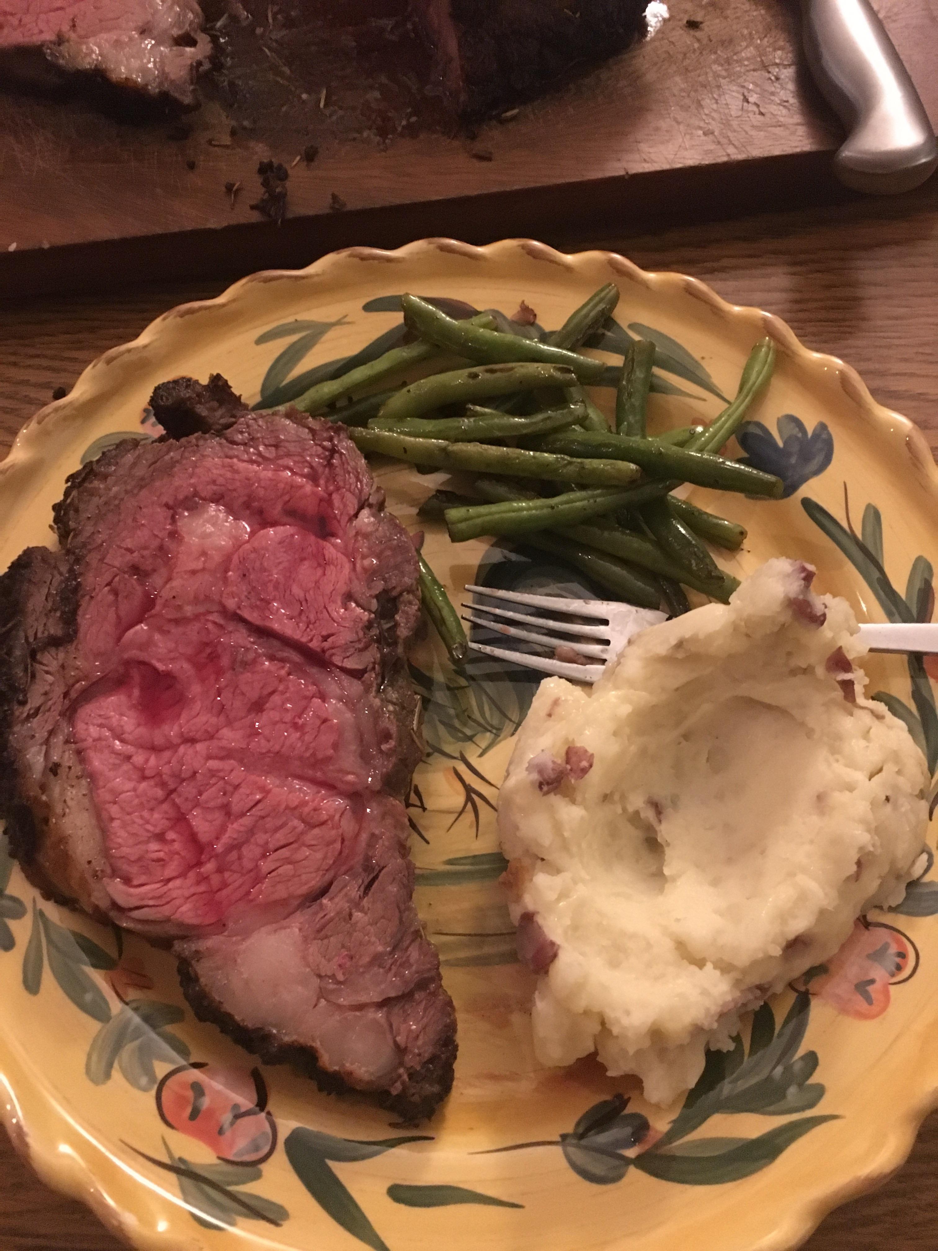 [homemade] Boneless rib roast, green beans, and white cheddar mashed