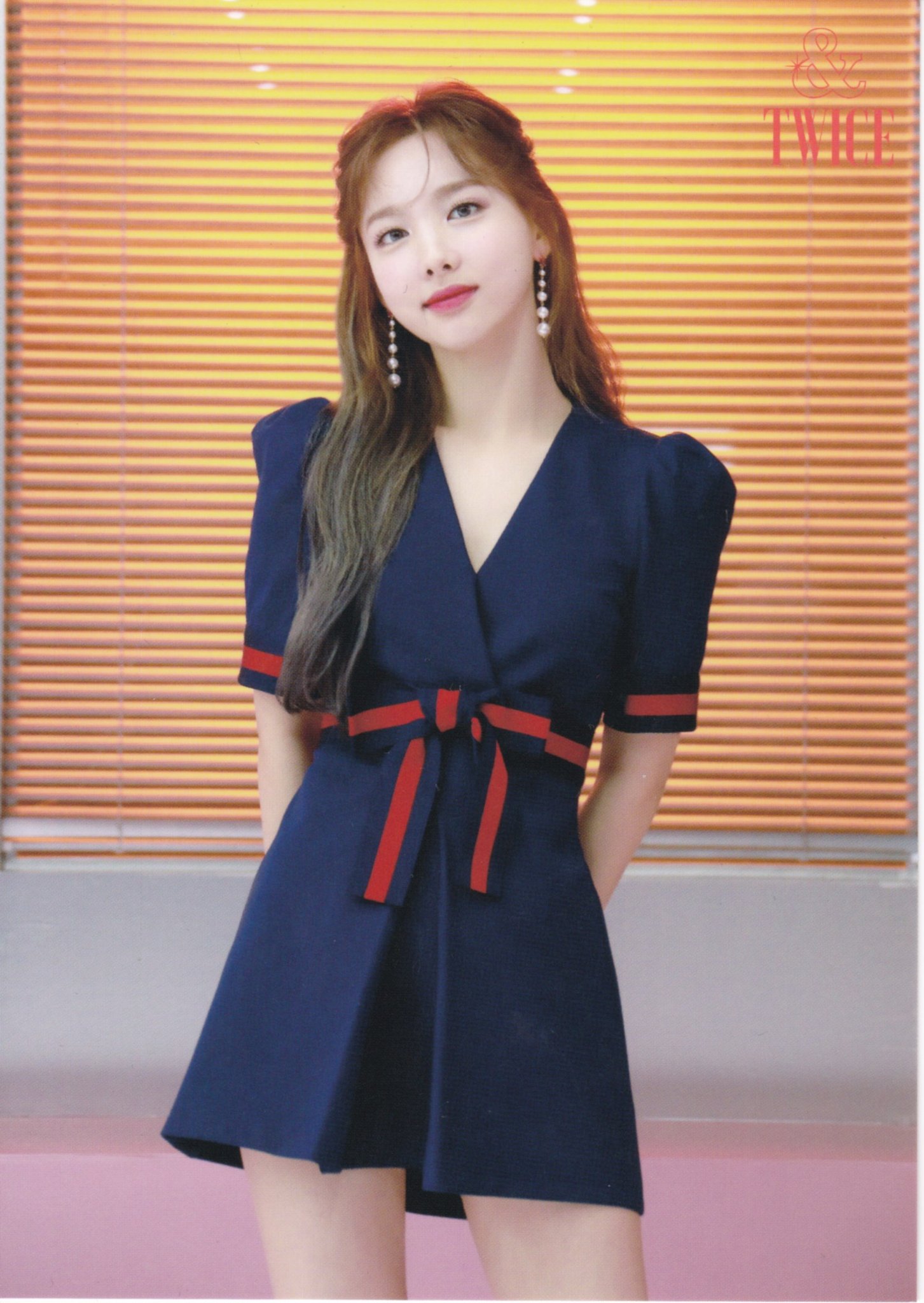 Nayeon blue dress, red belt r/kpopGirlsMob