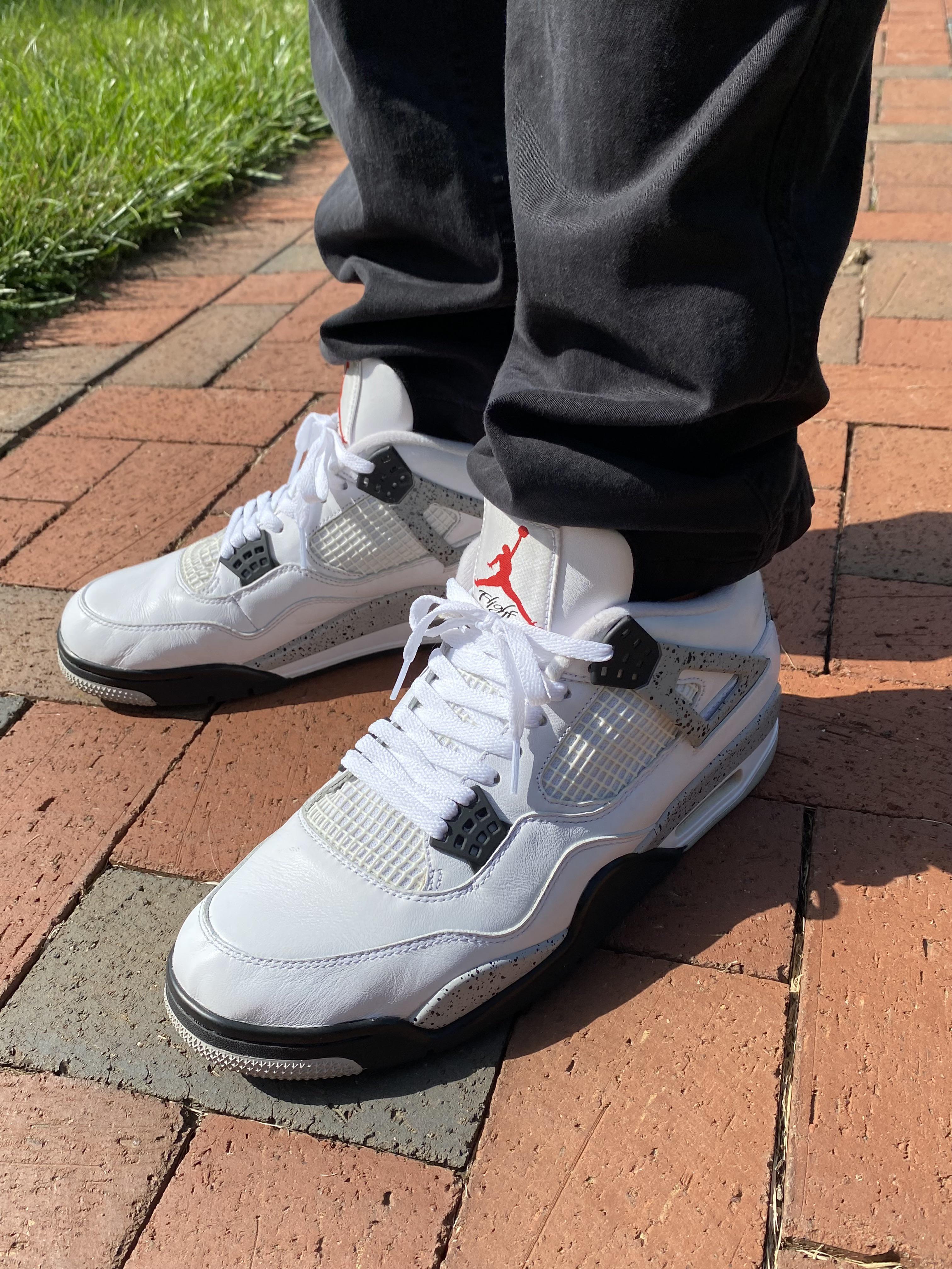 My first Jordan 4 🤍 r/Sneakers