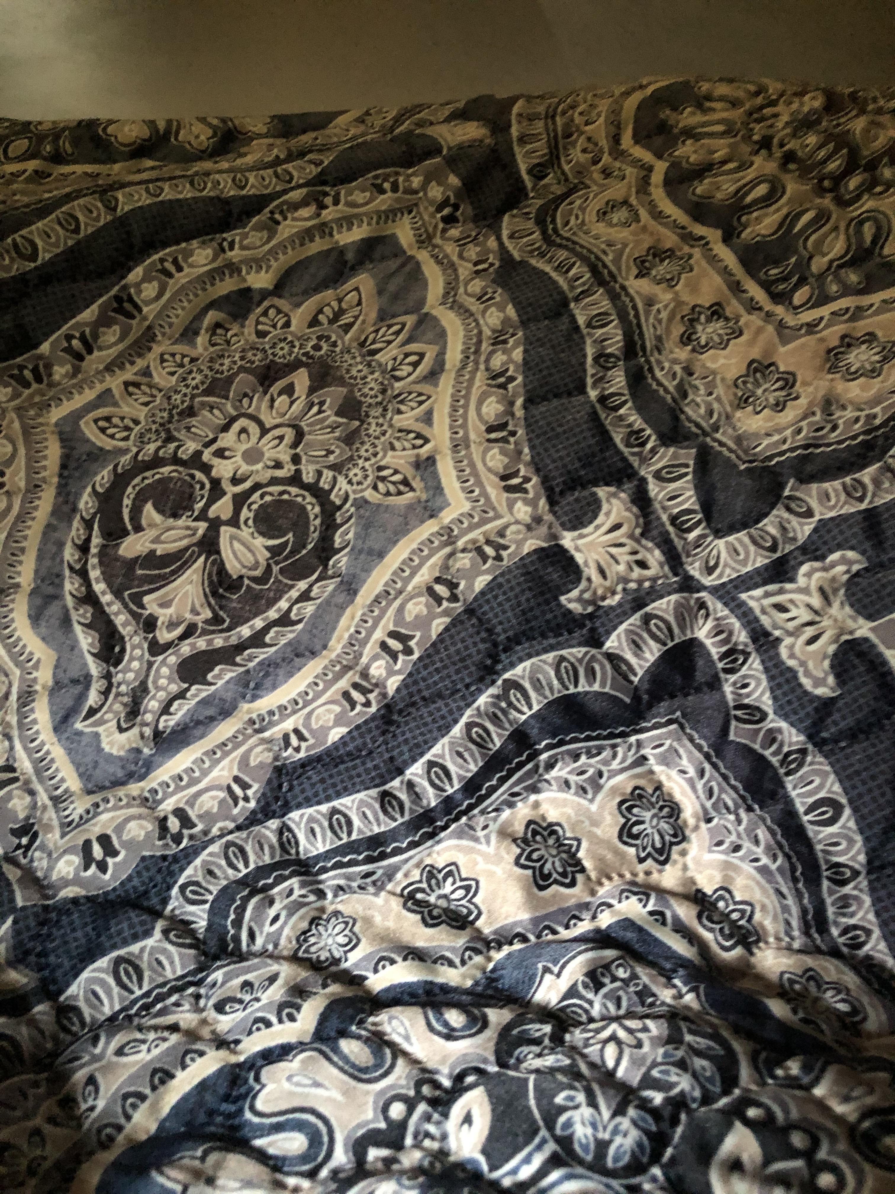 Our AirBnB host doesn’t remember where she got this quilt but I’m