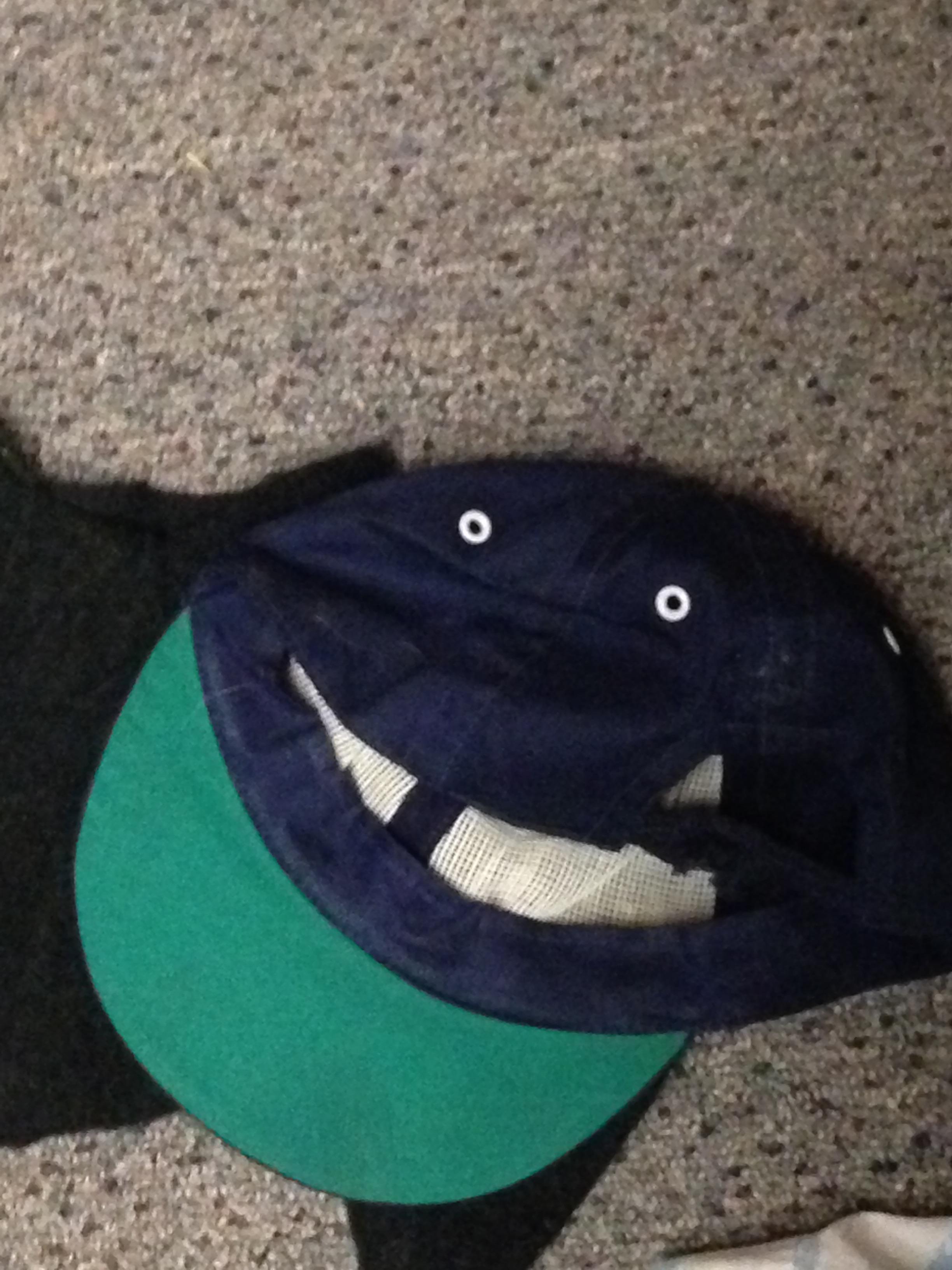 This upside down baseball cap making a stupid face r/mildlyenteristing