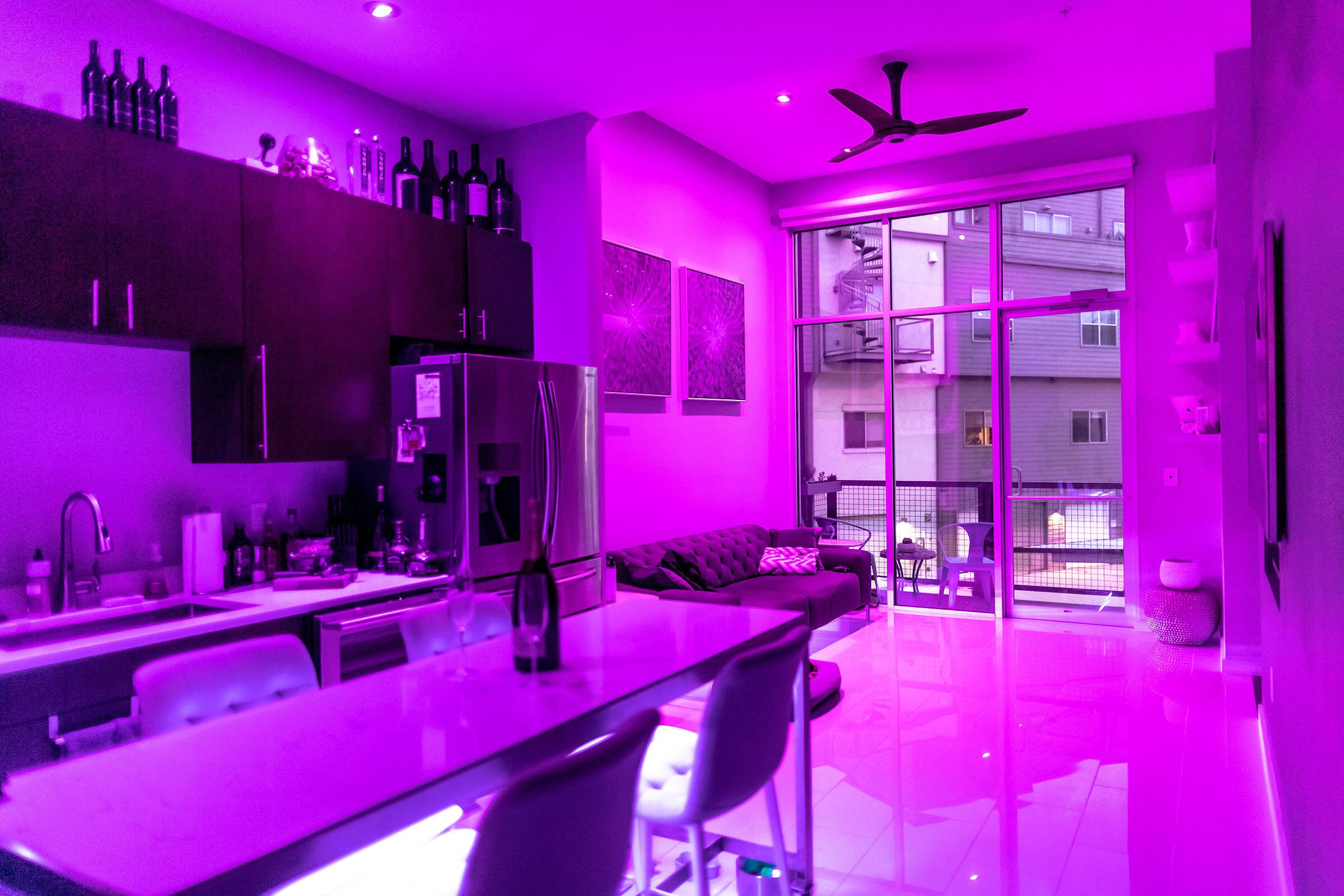 My living / kitchen with recessed Hue lights r/Hue