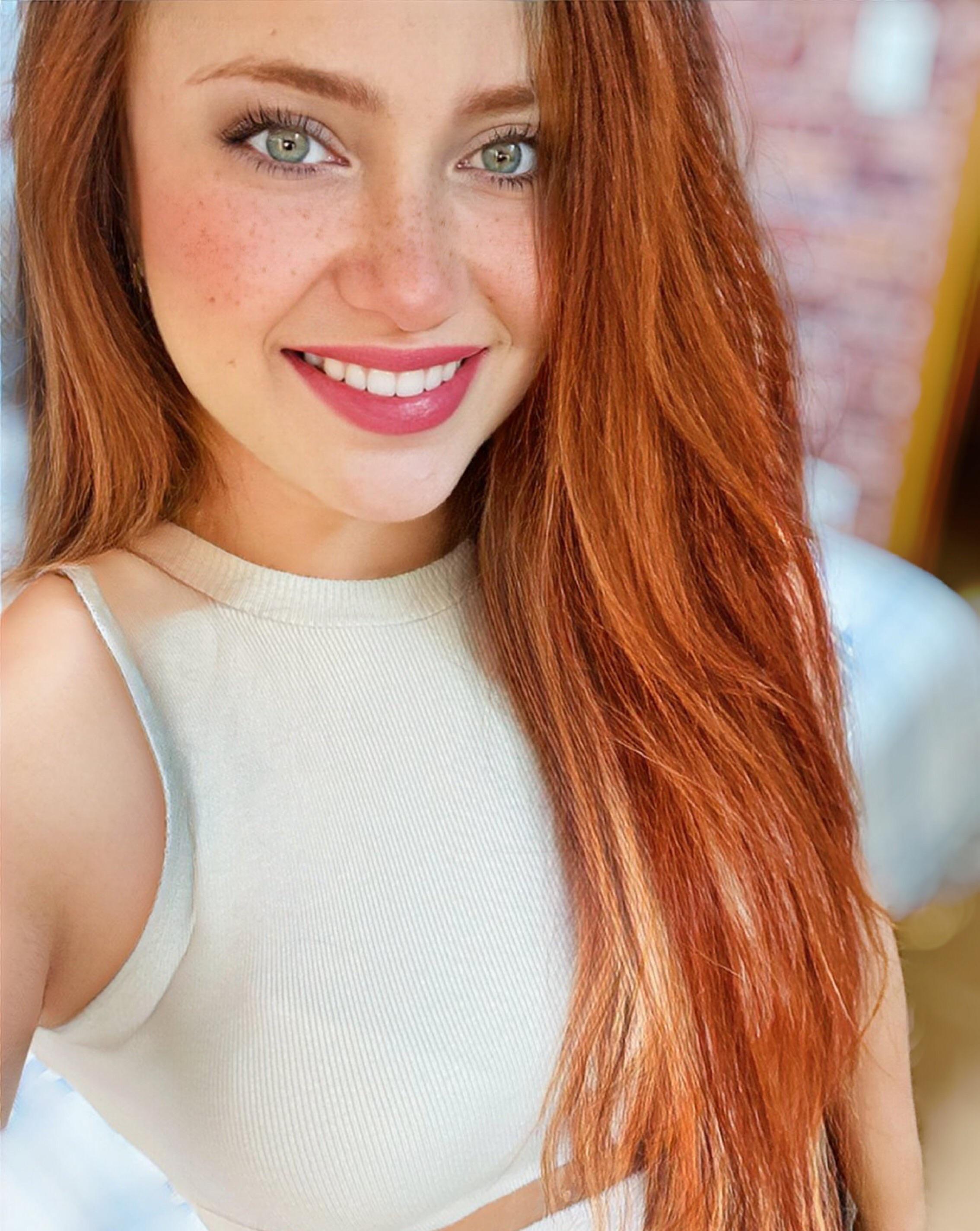 Can I make you smile to start the week in a good way? - Sexy