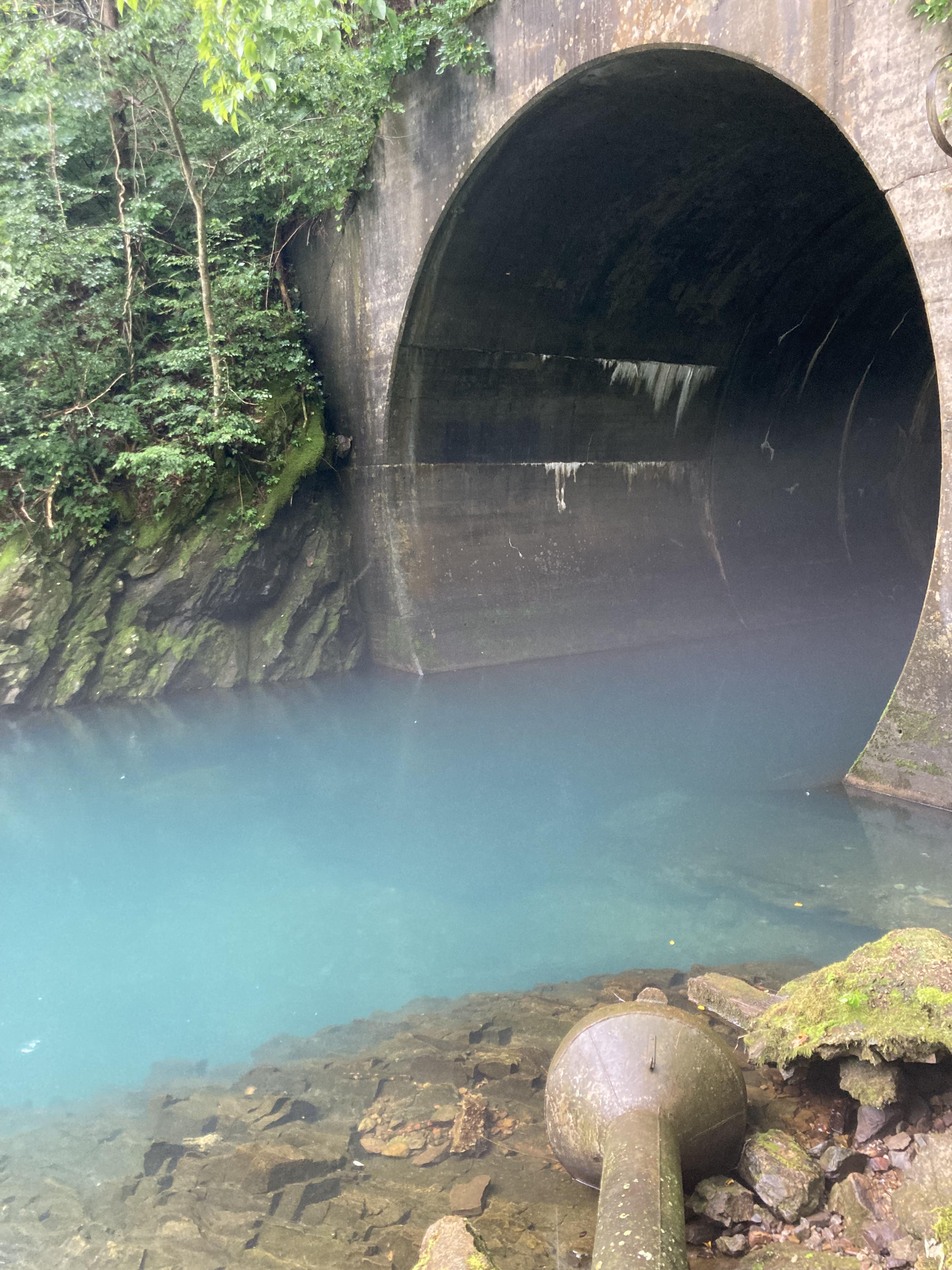 Morning Glory Dam Spillway r/DAMS