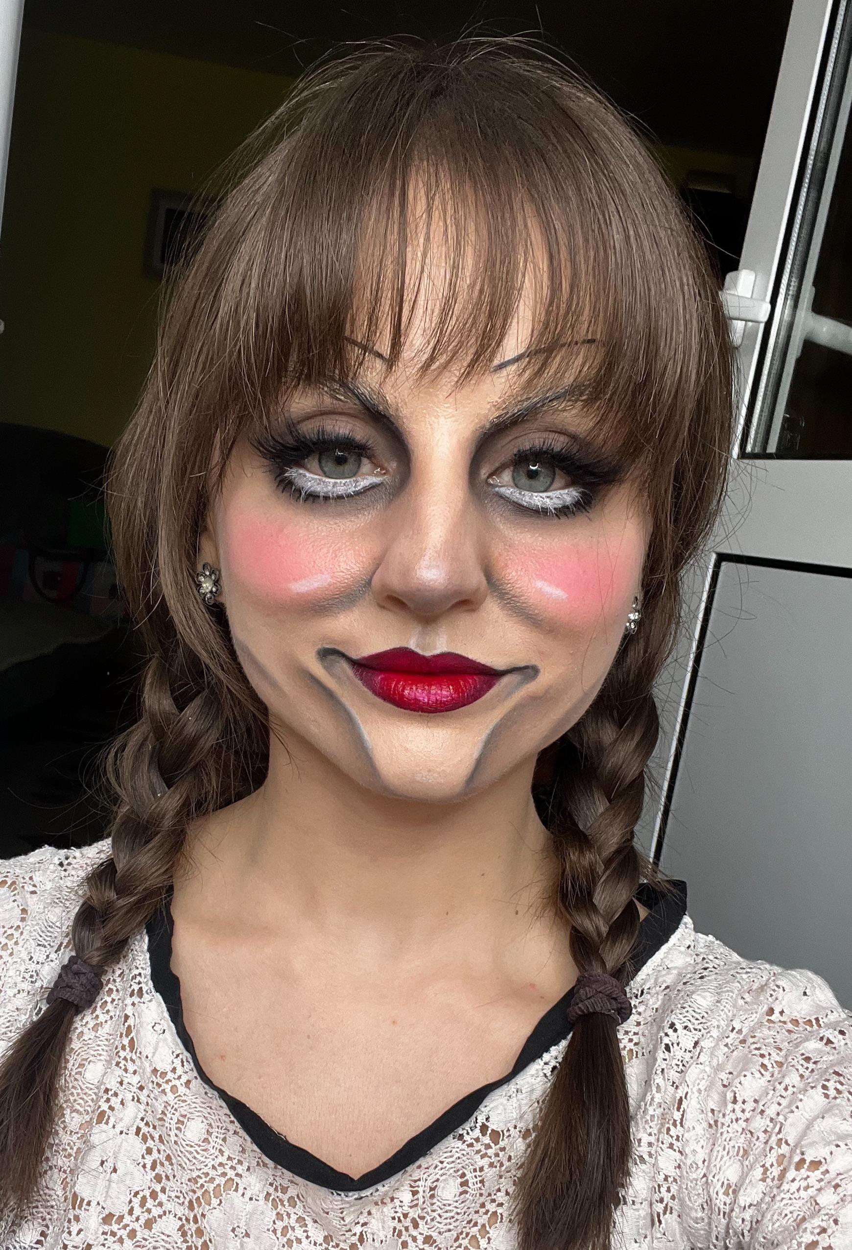 Annabelle inspired Halloween look r/MakeupAddiction