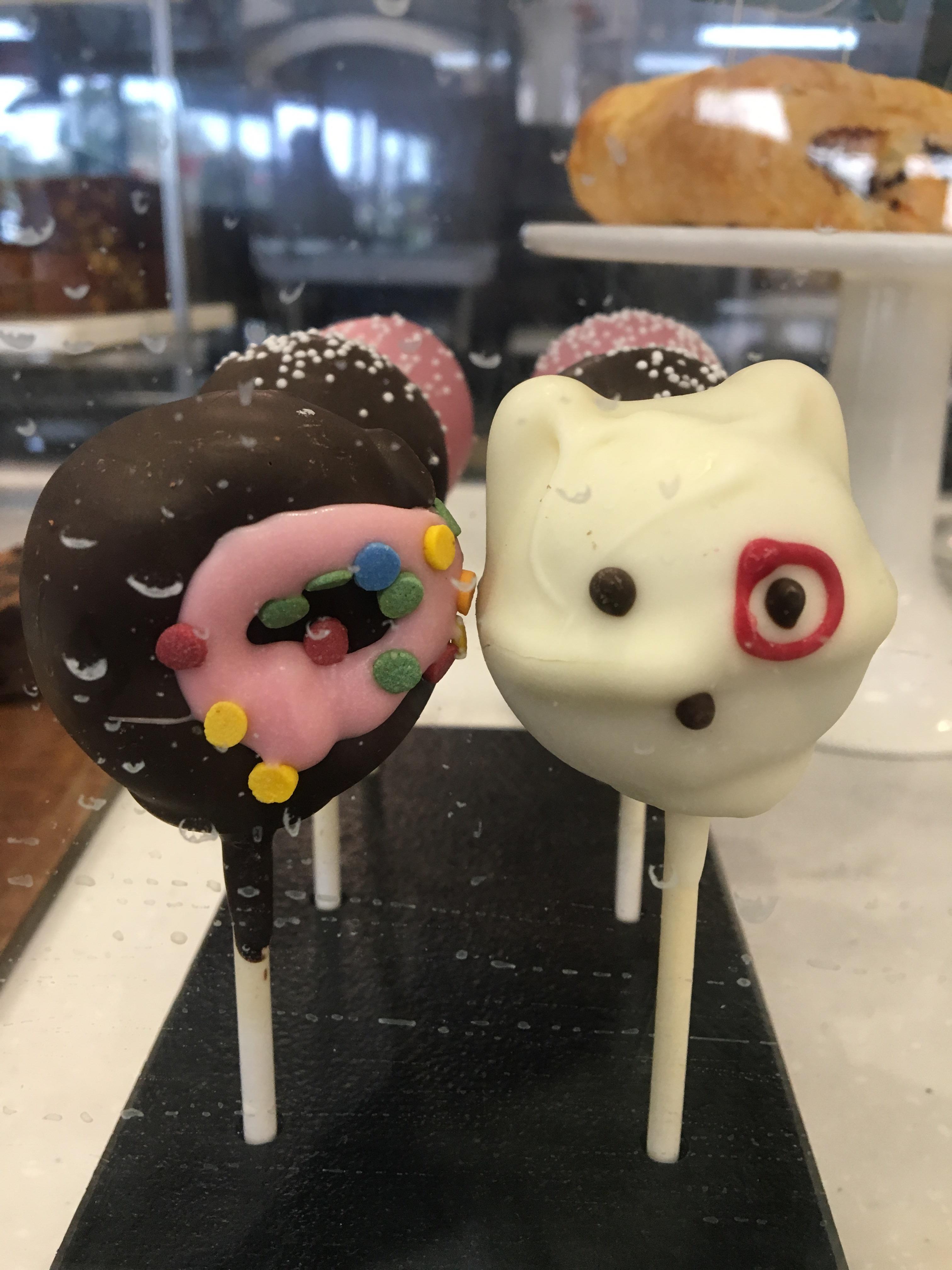 Saw this at the starbucks in Target! Target Dog pop!!! r/starbucks