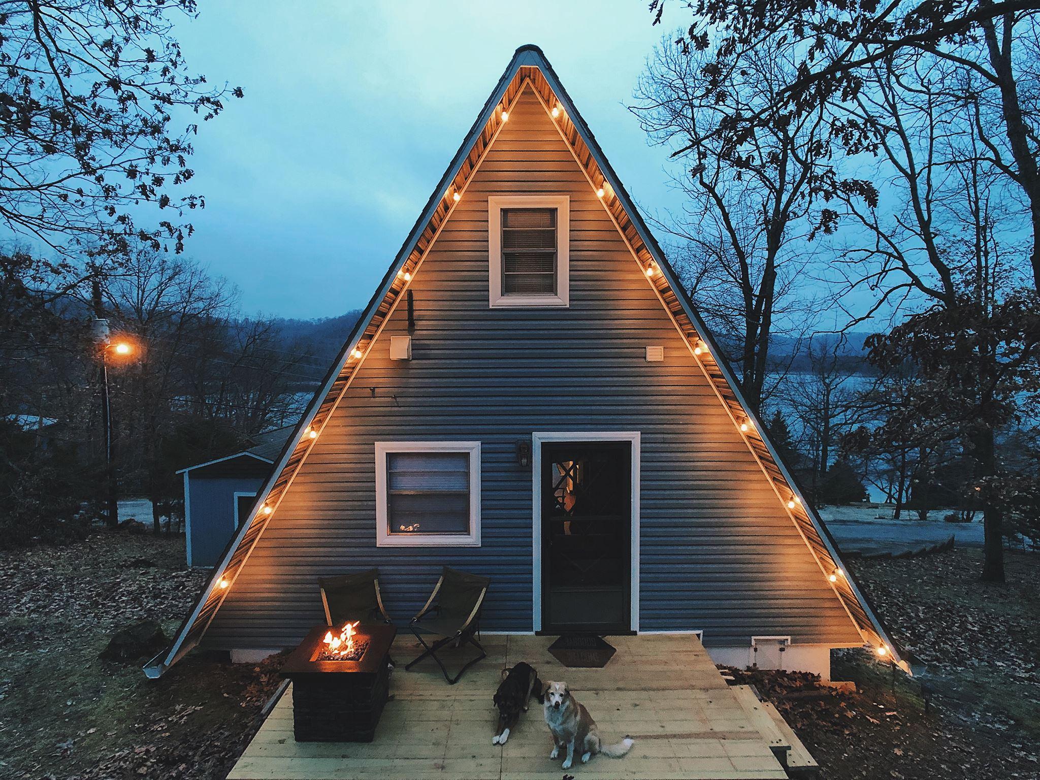 Our first home, an AFrame near Beaver Lake, Arkansas. r/CabinPorn