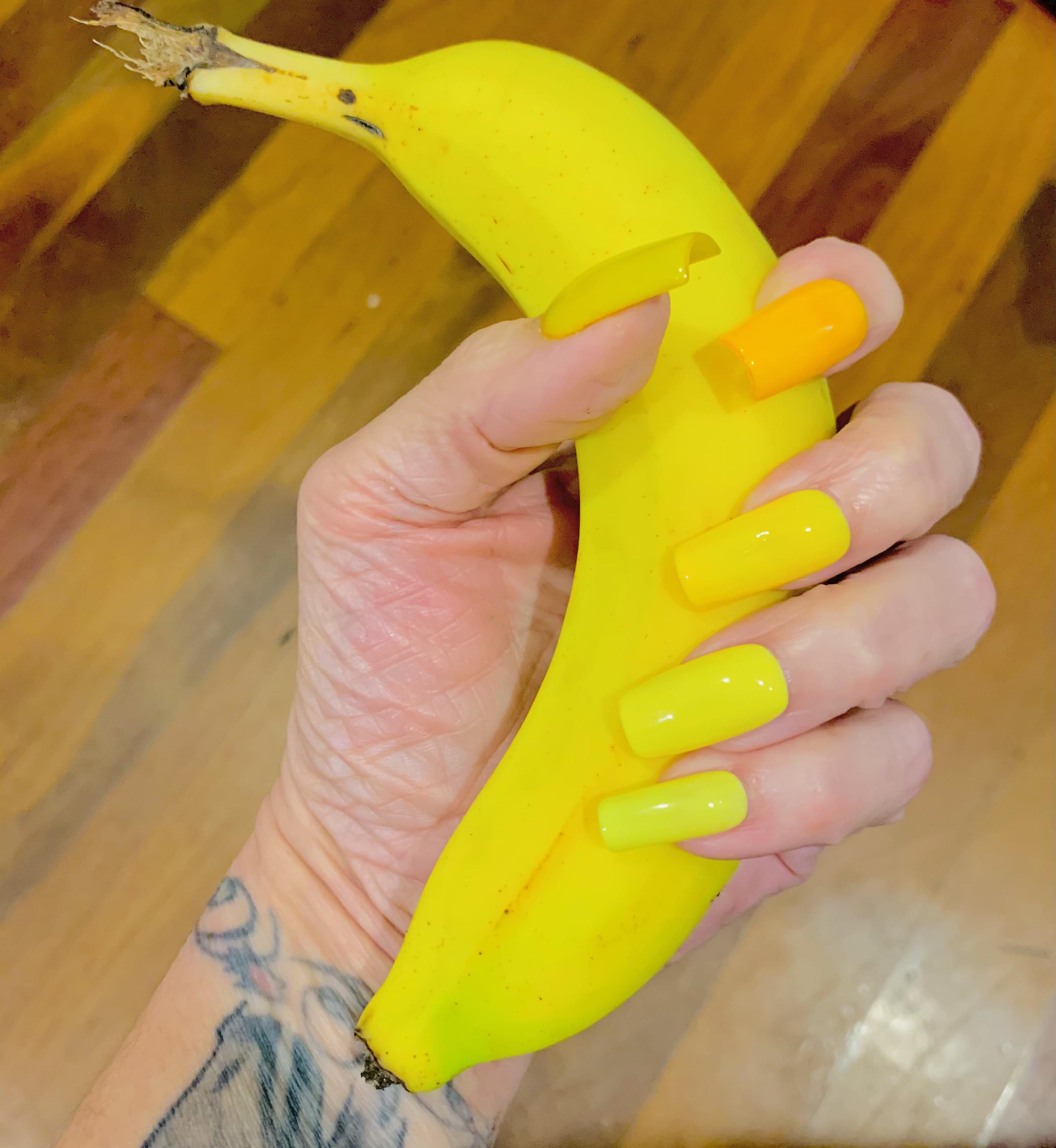 Bananas! r/Nails