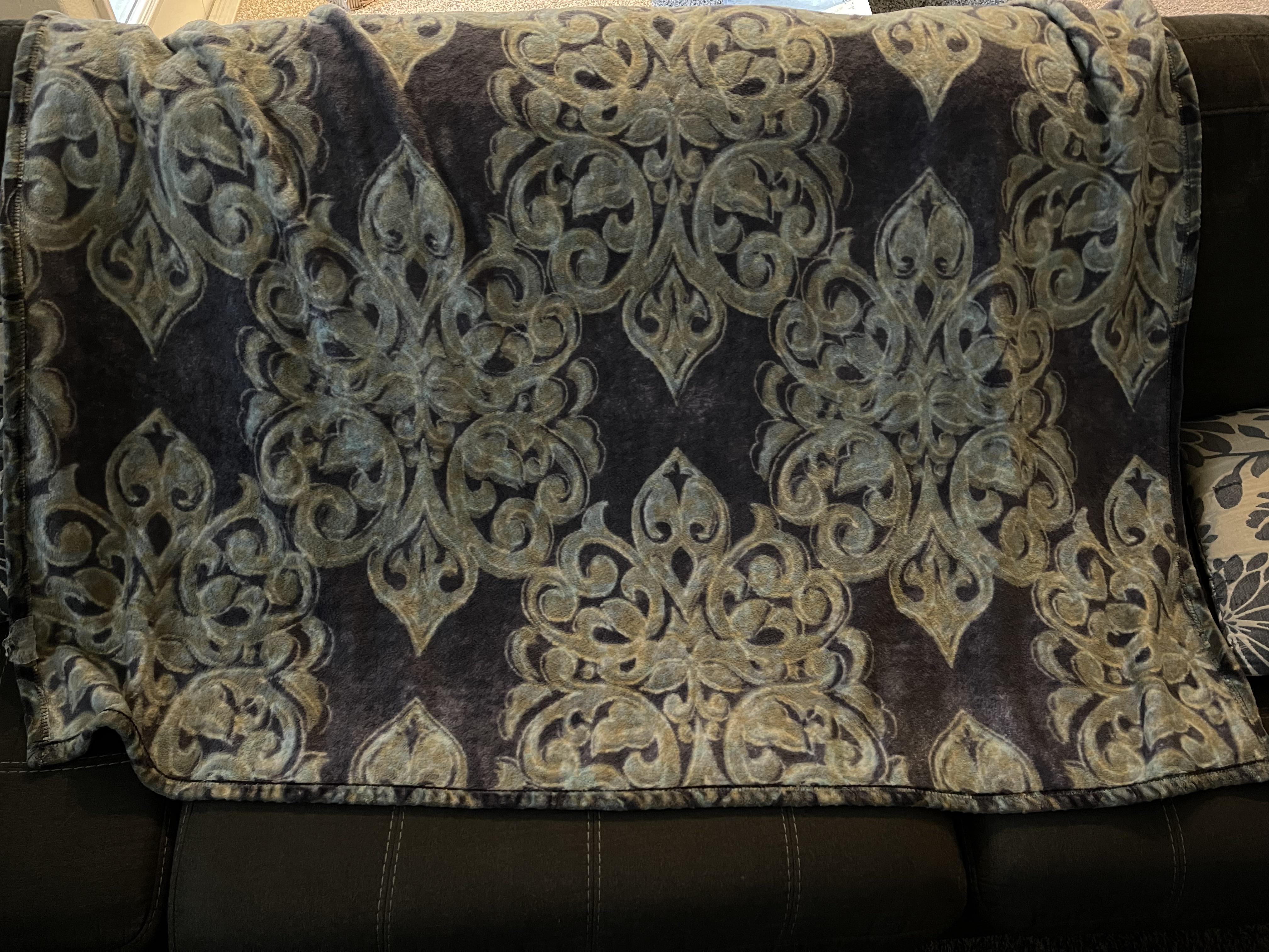 Help me find this blanket! It is my wife’s favorite blanket but the tag