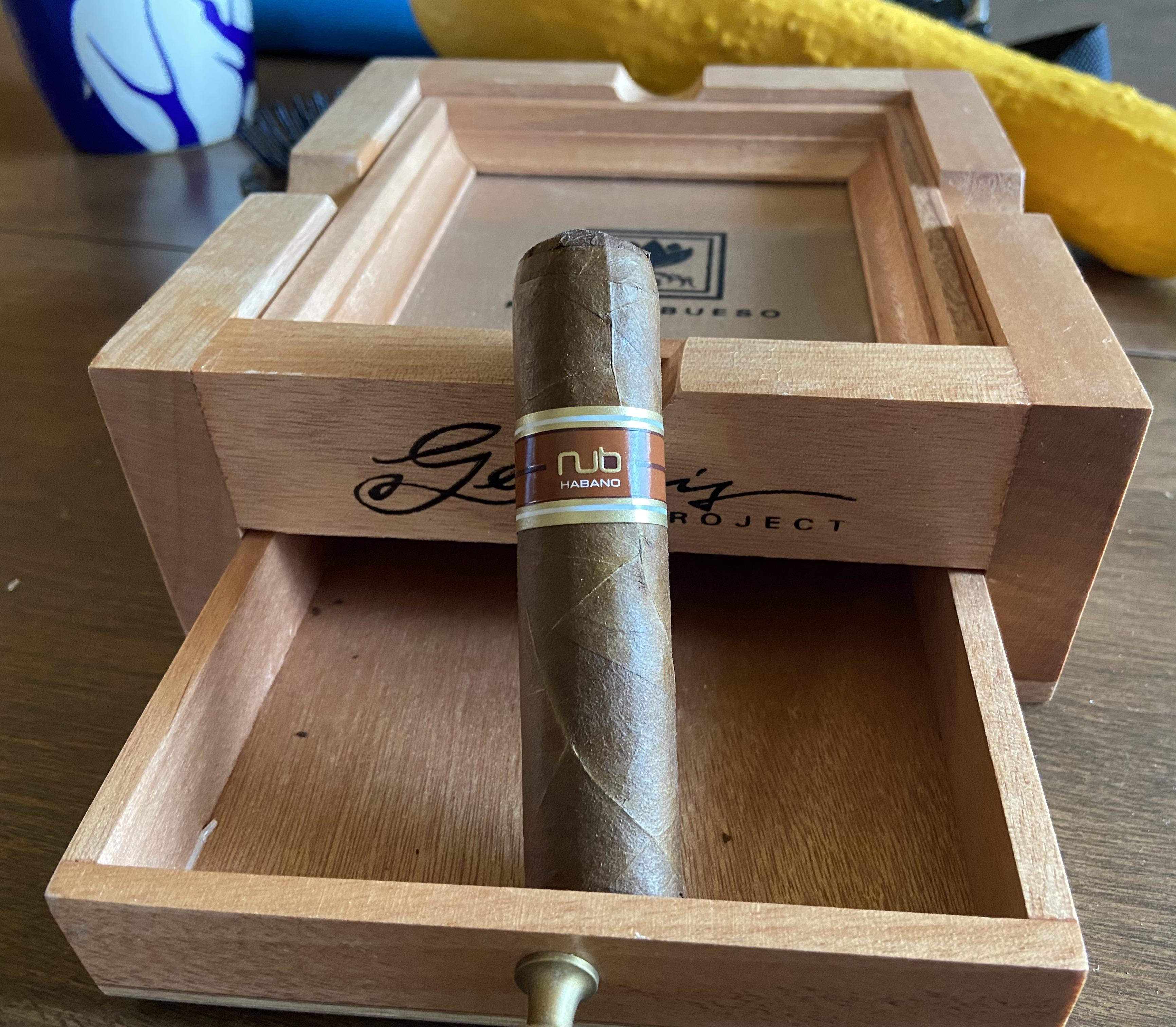 Dry box all day is my new routine r/cigars