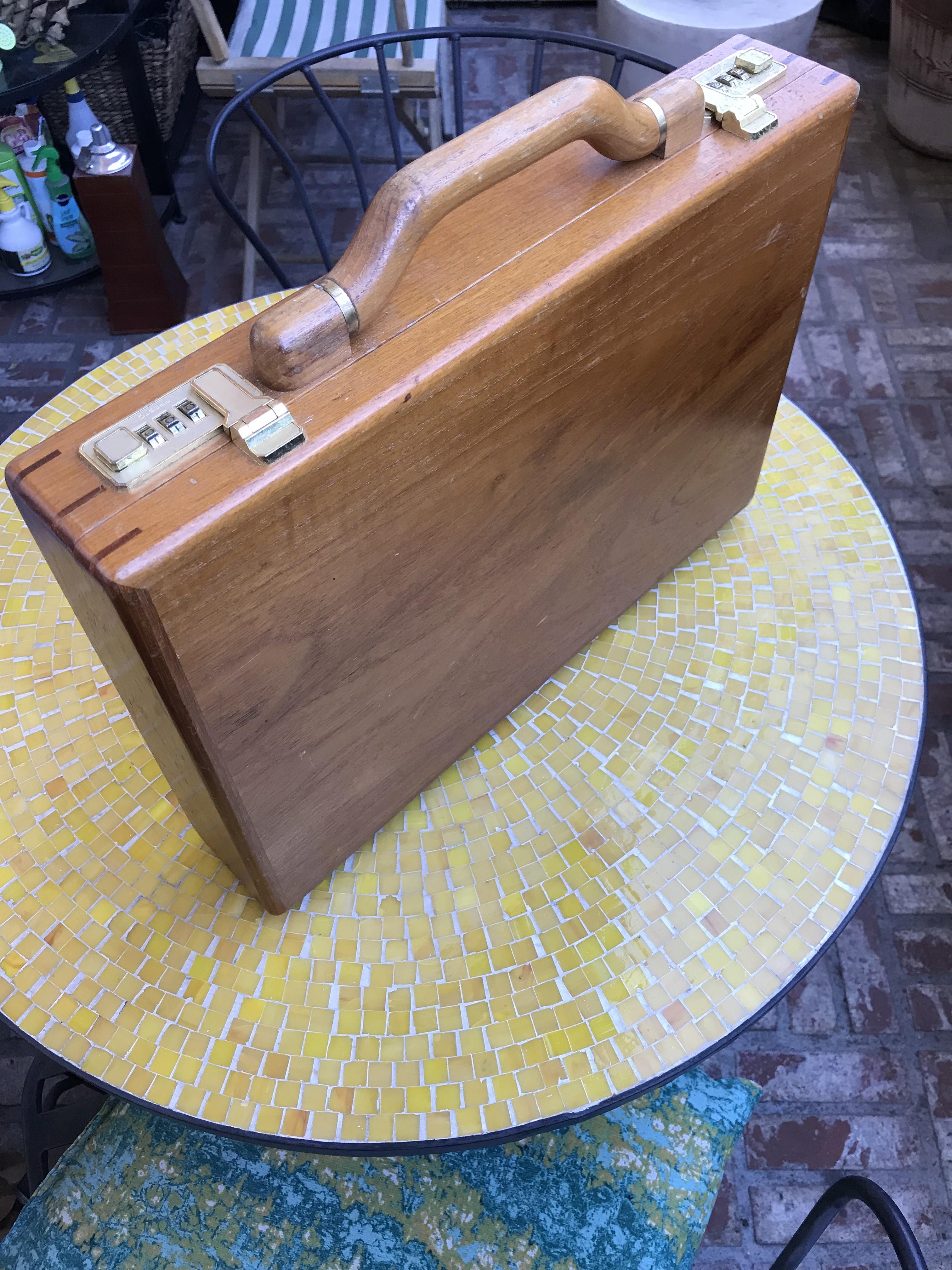 Dope Wooden Briefcase r/ThriftStoreHauls