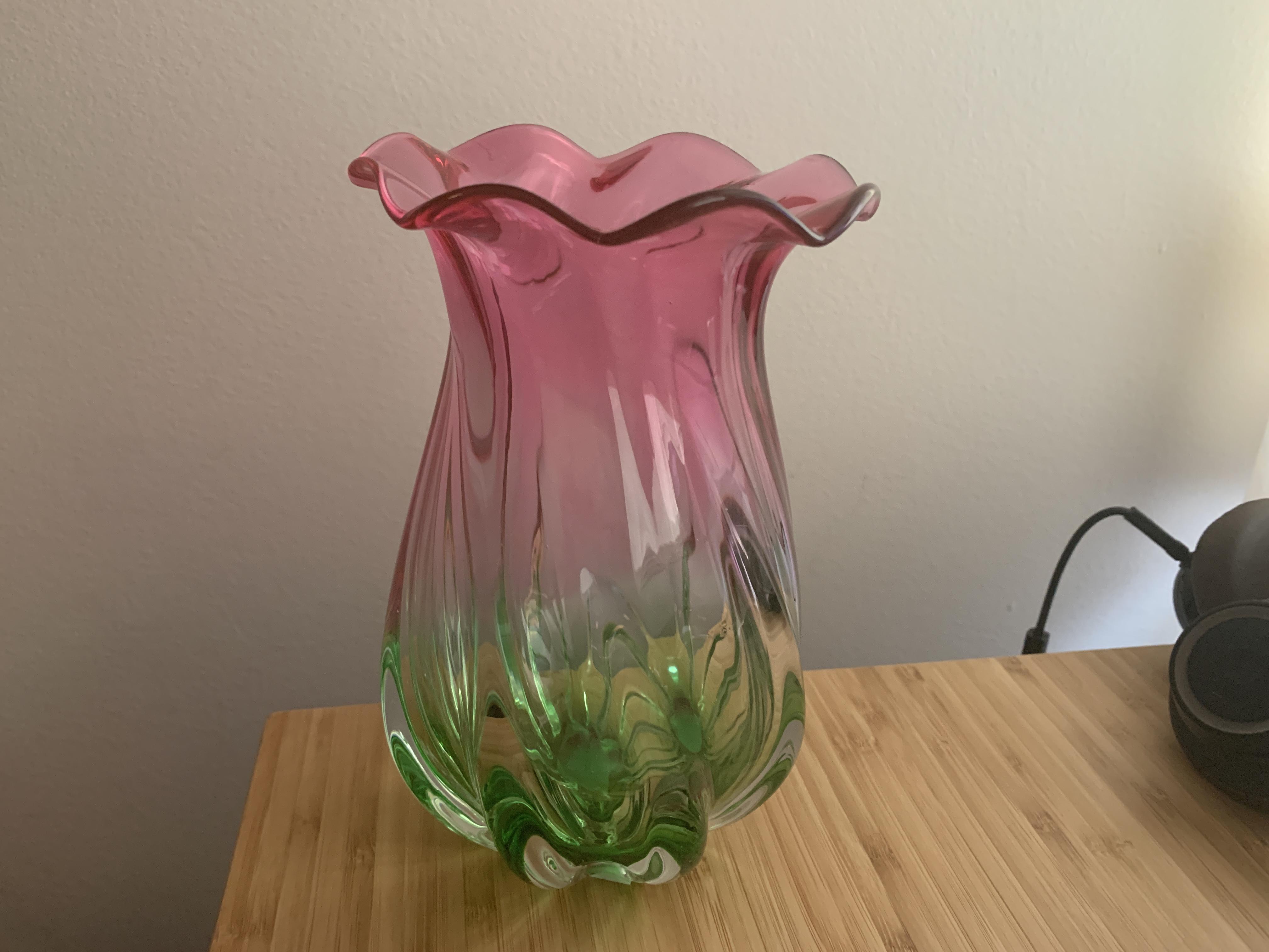 I found the infamous Teleflora vase! r/glasscollecting