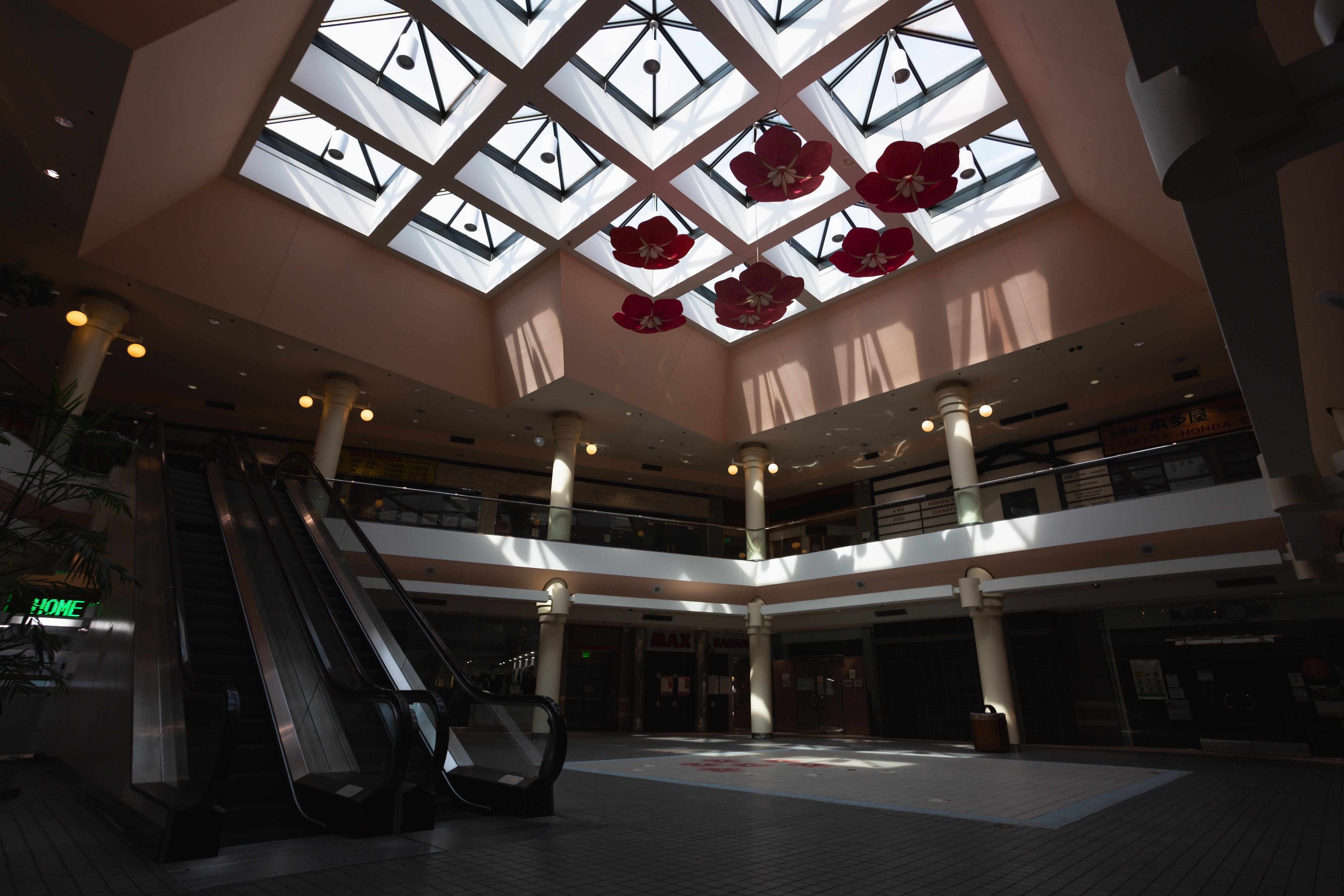 The Little Tokyo mall in LA (original photo) r/VaporwaveAesthetics