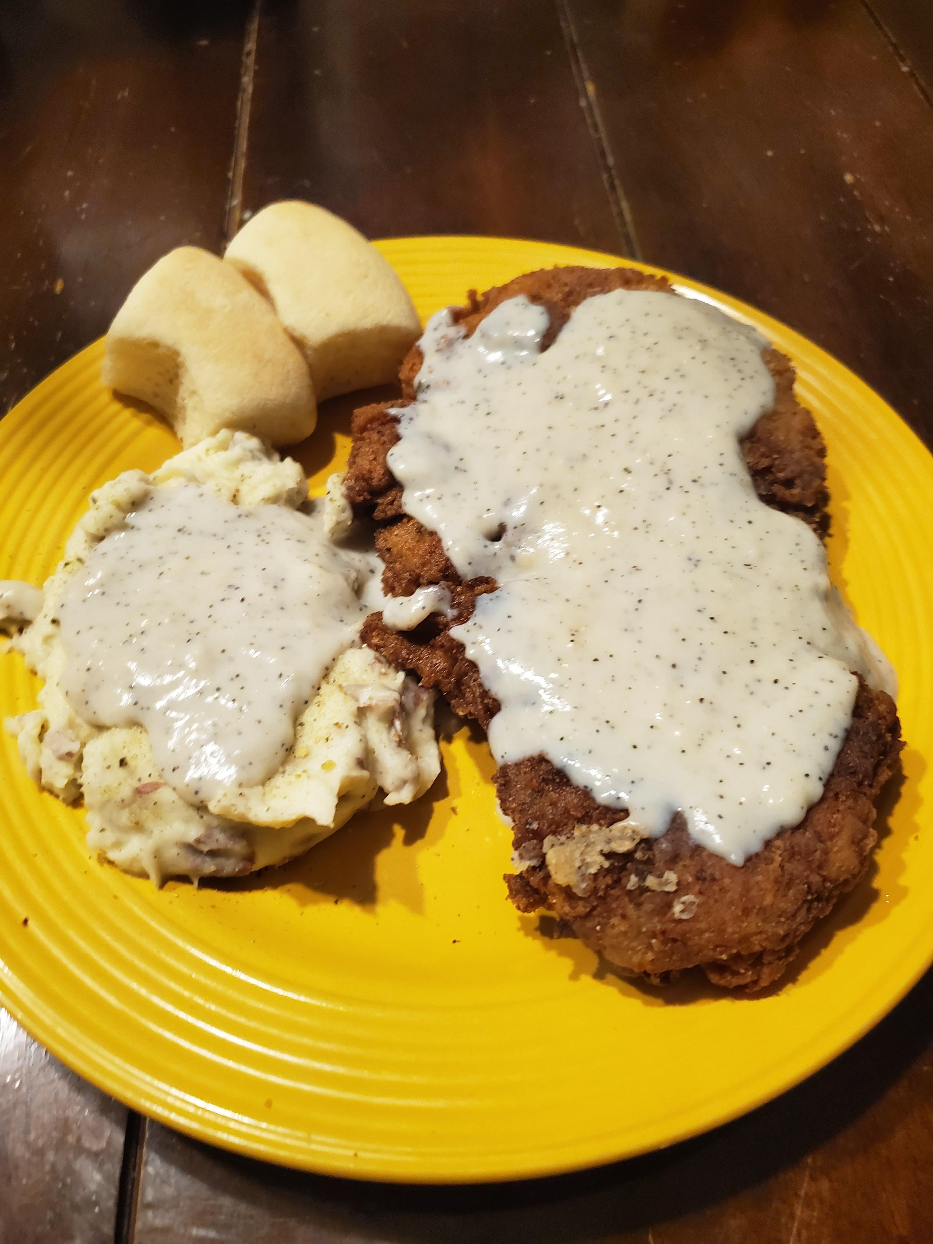 Fried pork chop country gravy and mashed potatoes r/RateMyPlate