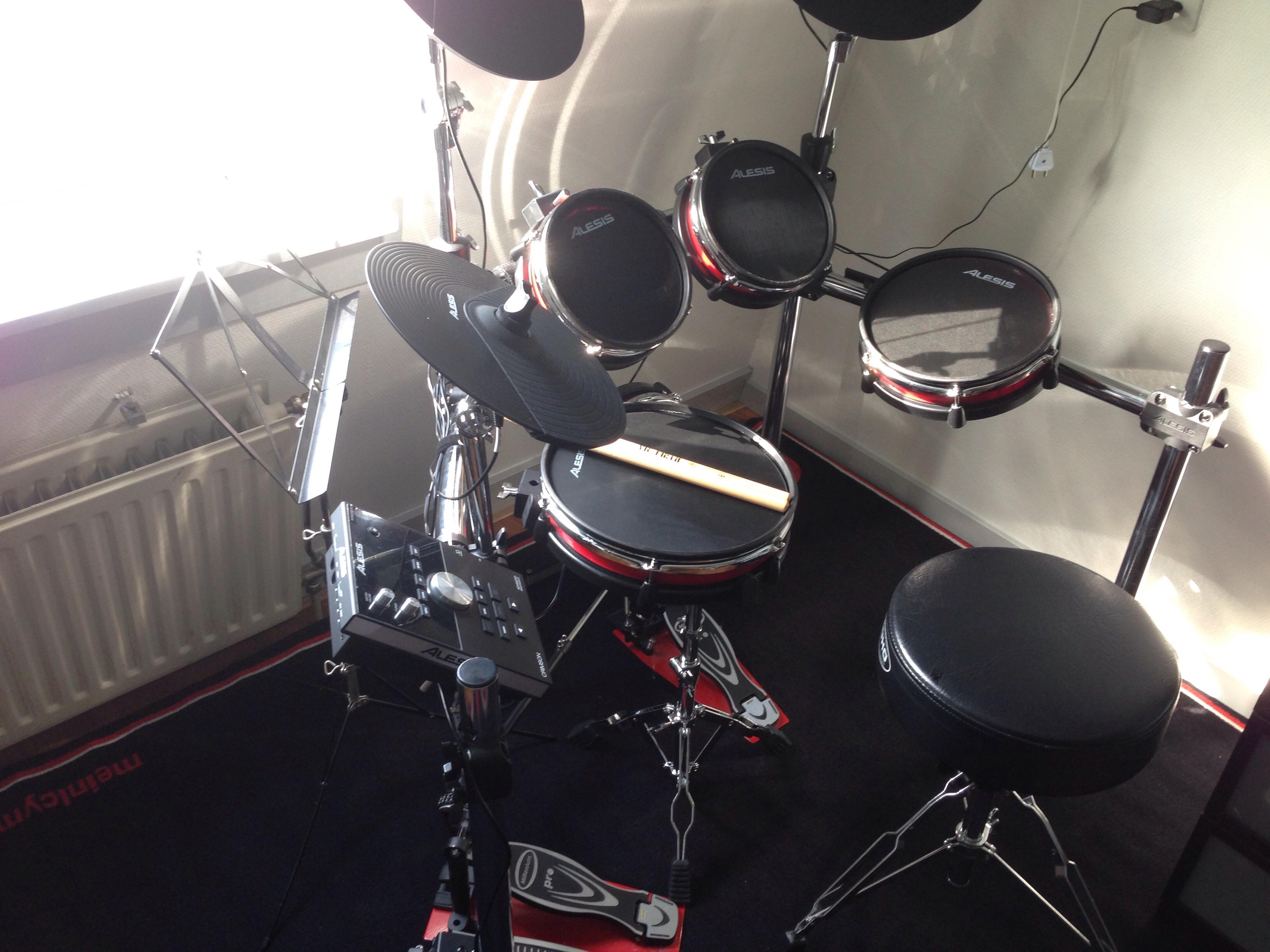 Bought myself a little early birthday present r/drums