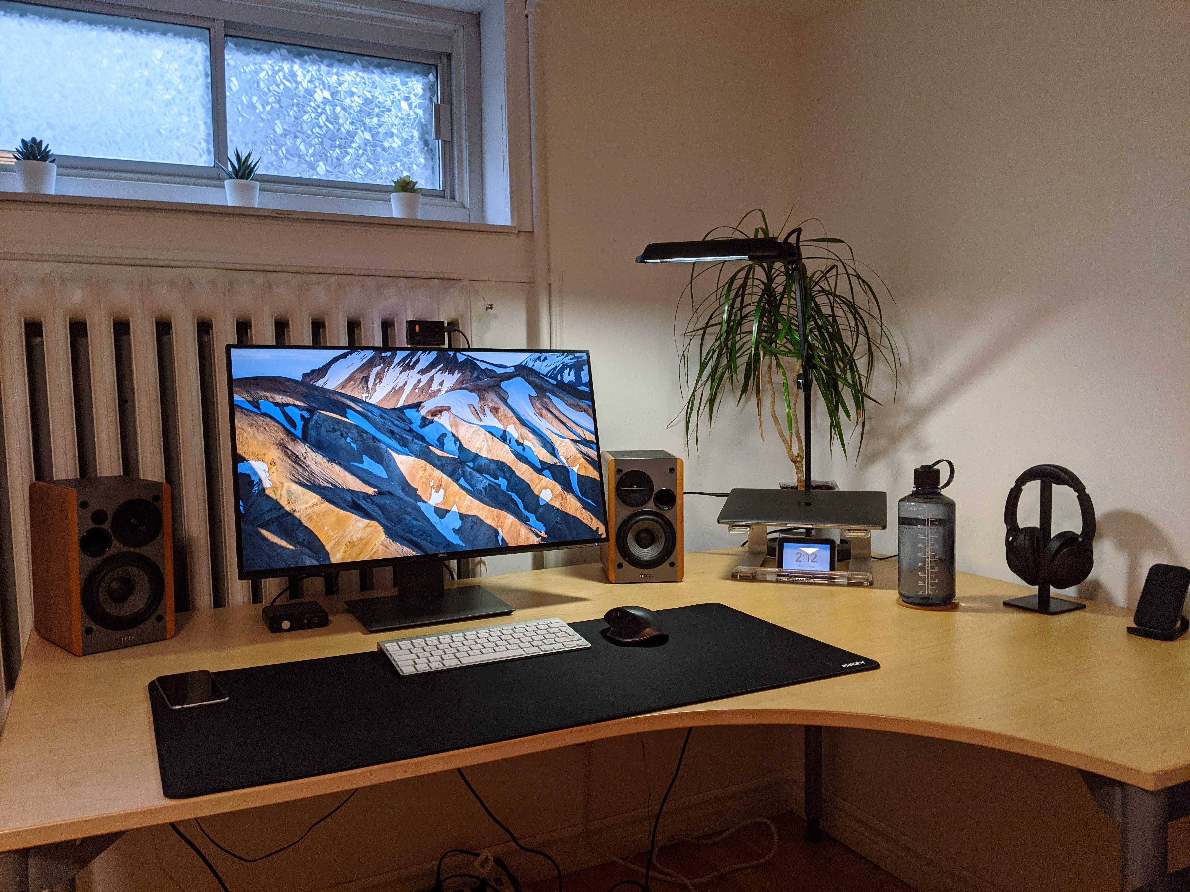 My new Macbook Pro 13" 2020 WFH setup! r/macsetups