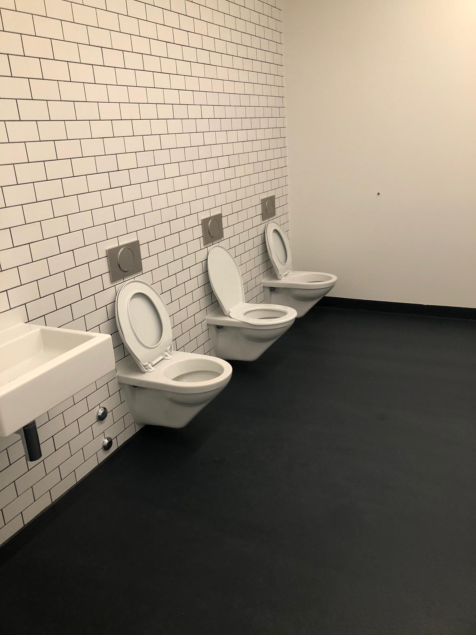 Men's toilets without cabin r/mildlyinteresting