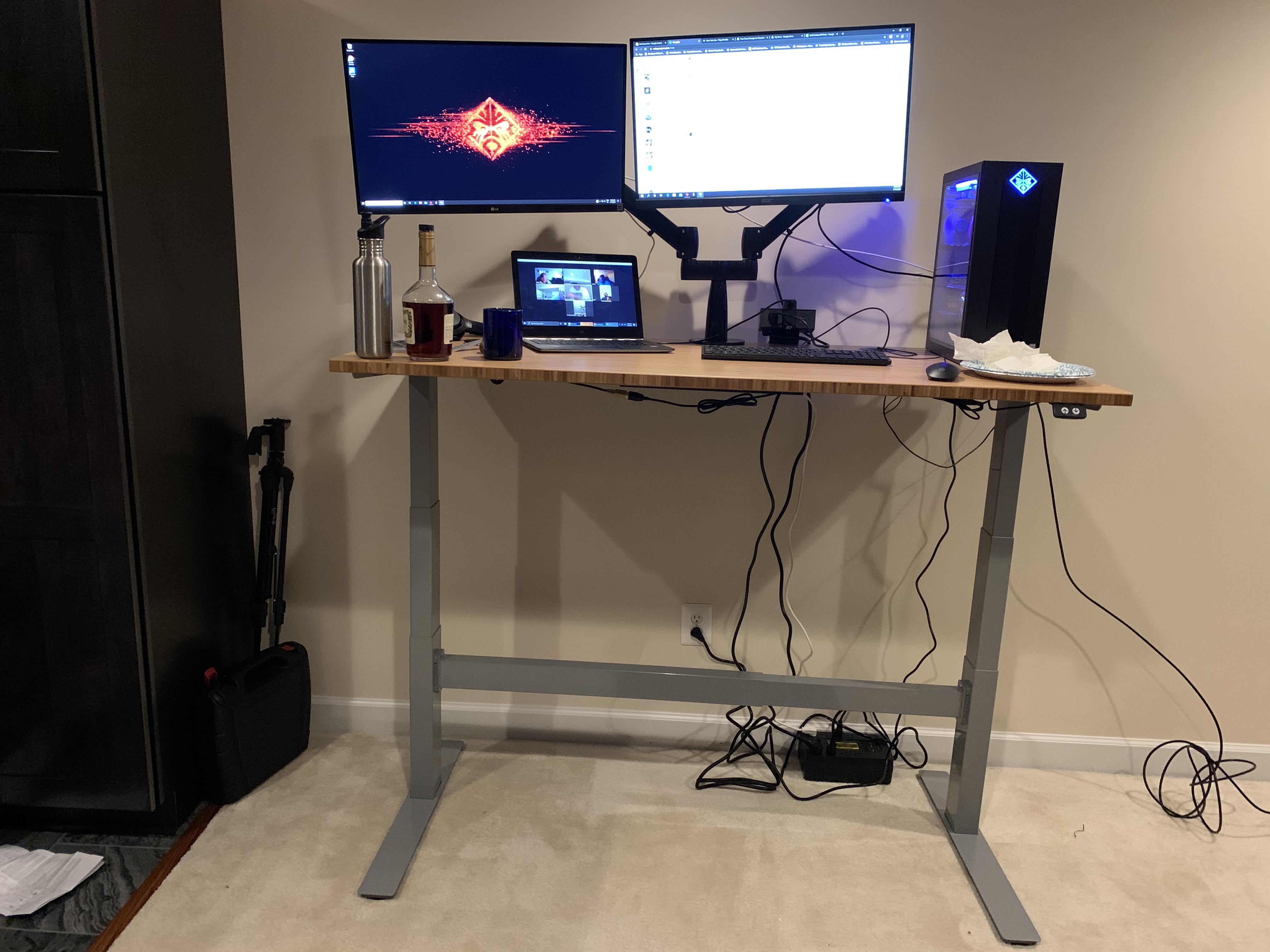 Got Packagr In Mail today. Uplift 60x30 v2 Commercial Desk desksetup