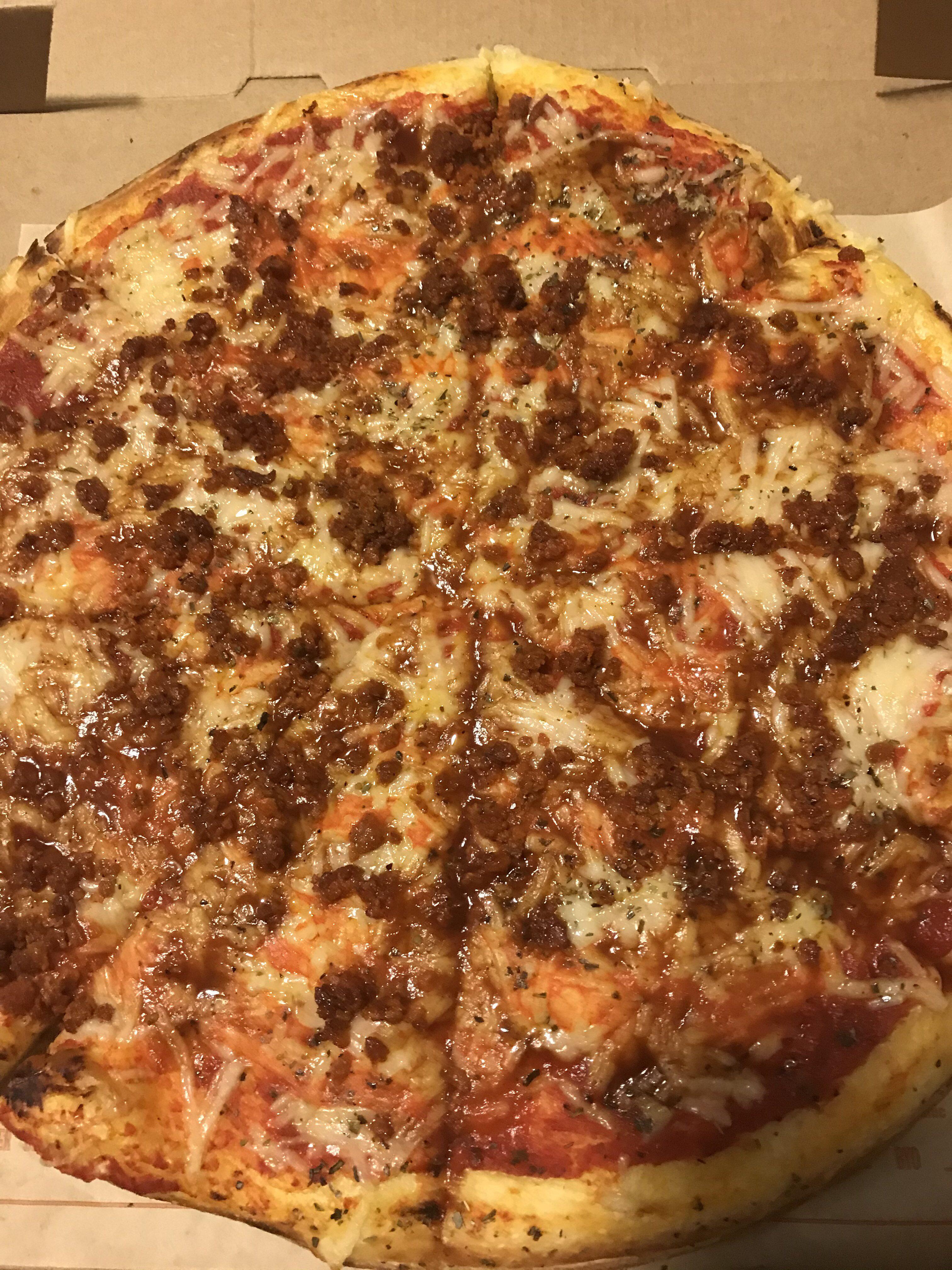 Vegan pizza from “Blaze Pizza” It was so damn delicious! r/VeganFoodPorn