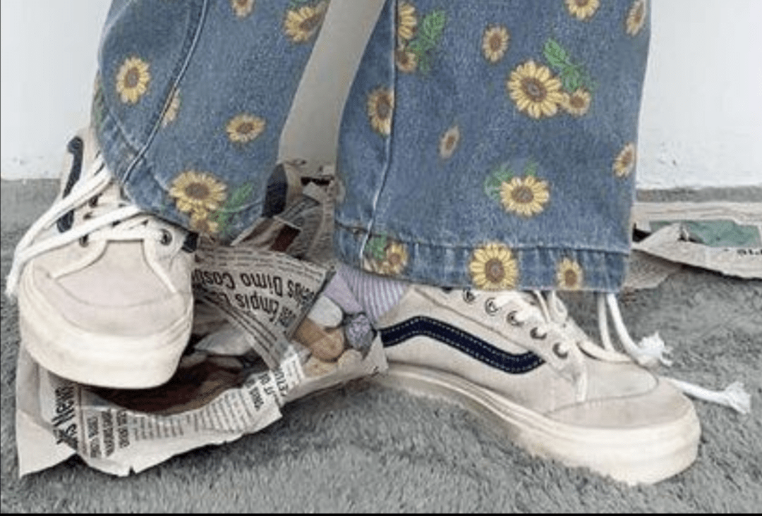 Does anyone know the names of this pair of vans? r/Vans