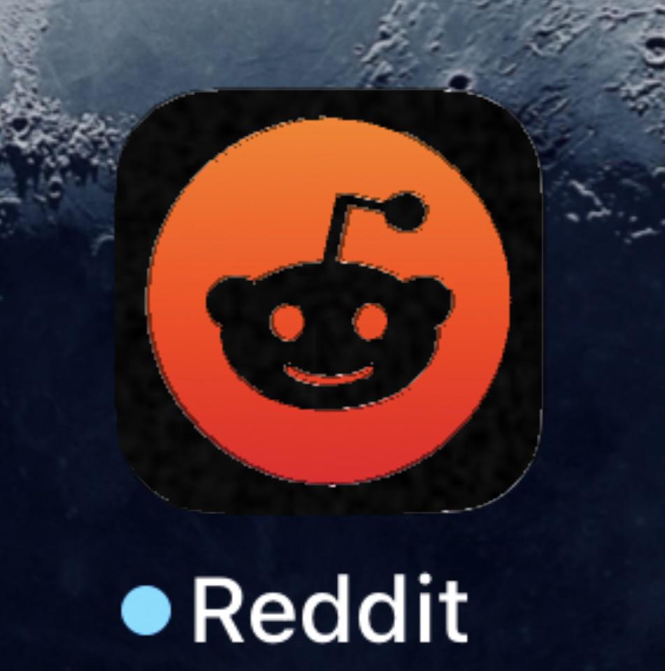 Reddit updated their app icon back to normal but I wish they would have