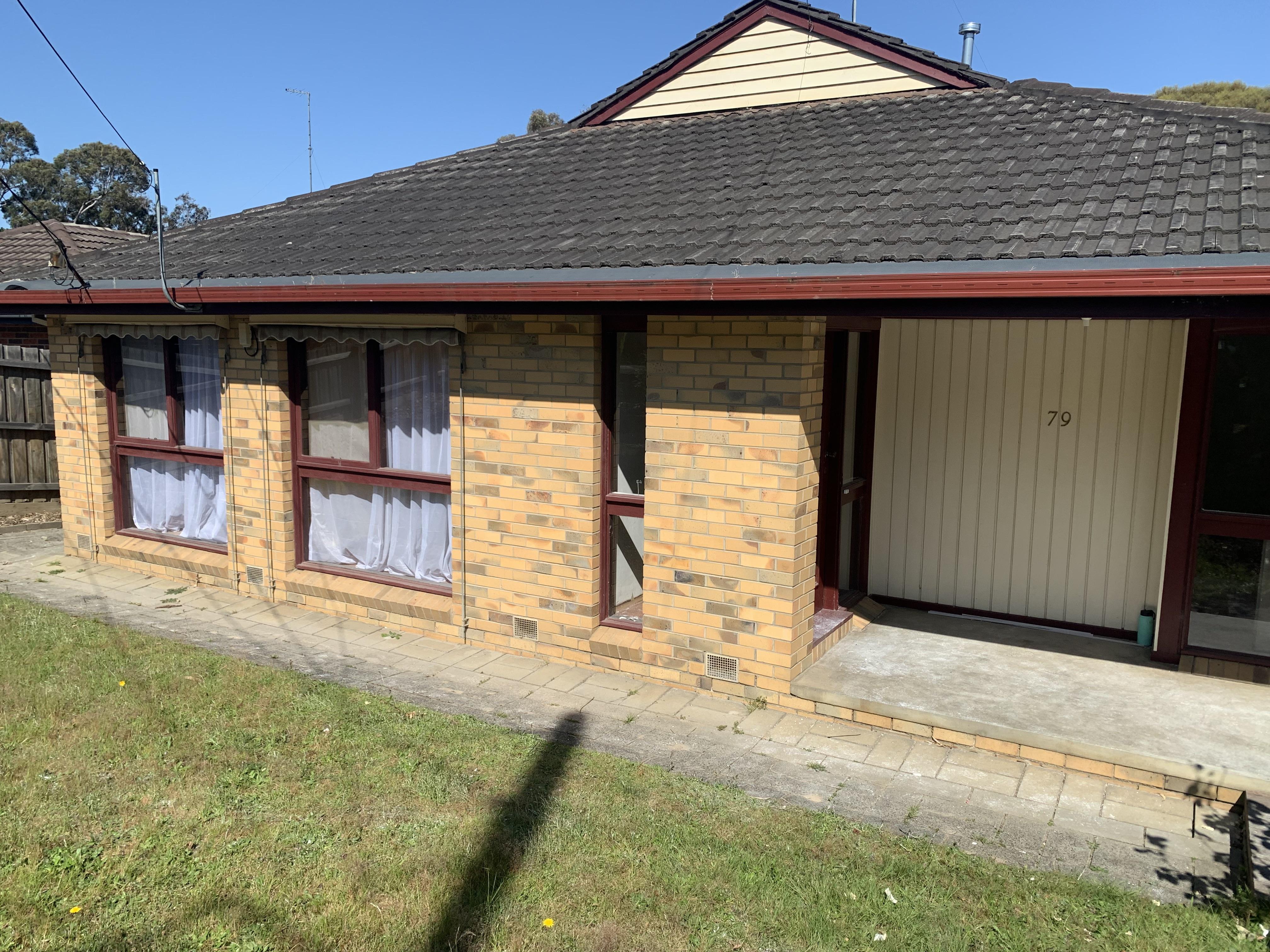 Suggest me a good exterior paint colour for the exterior (roof, gutters