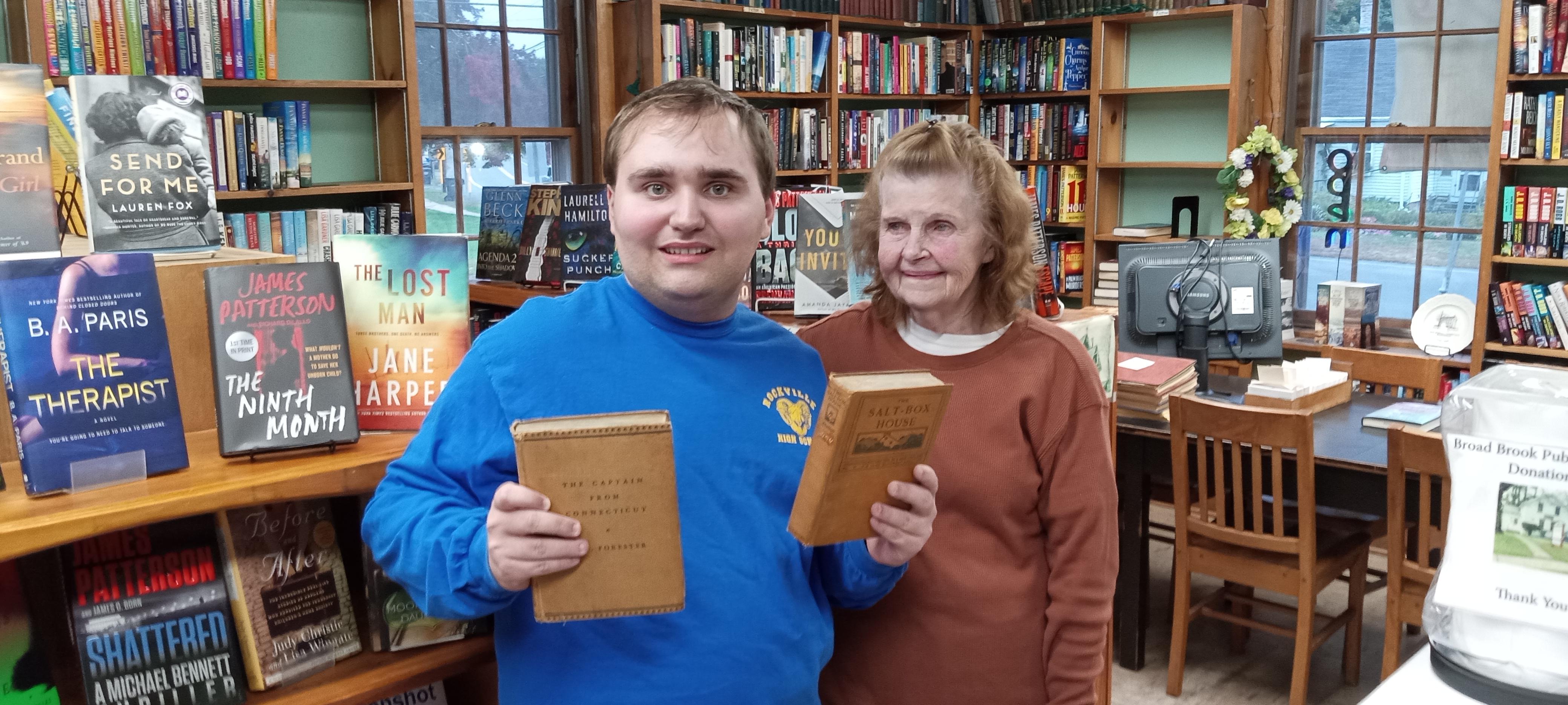 Librarian and I at Broad Brook Library in East Windsor, CT r/Library