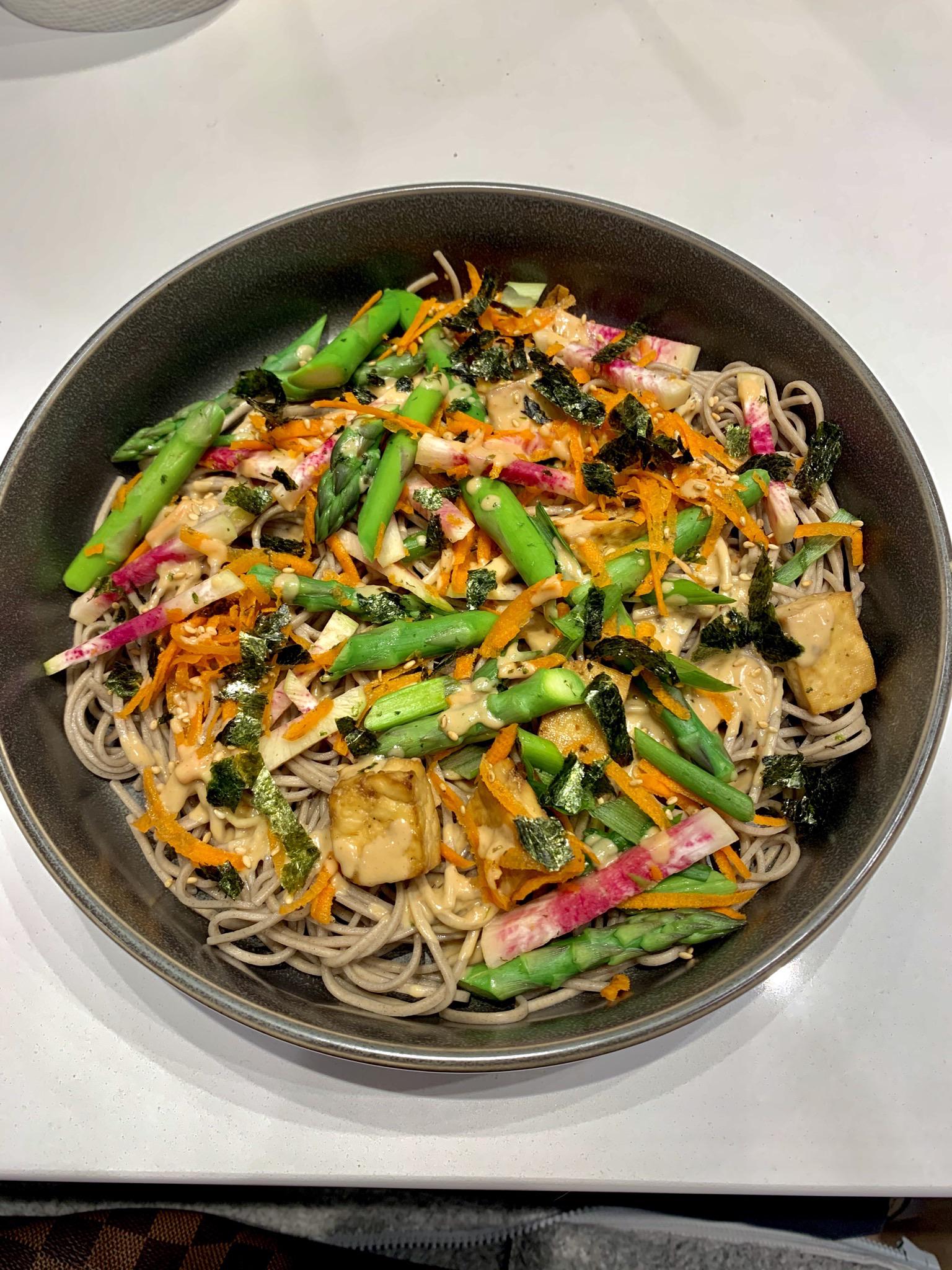 "clean out my fridge" noodles ) r/vegan