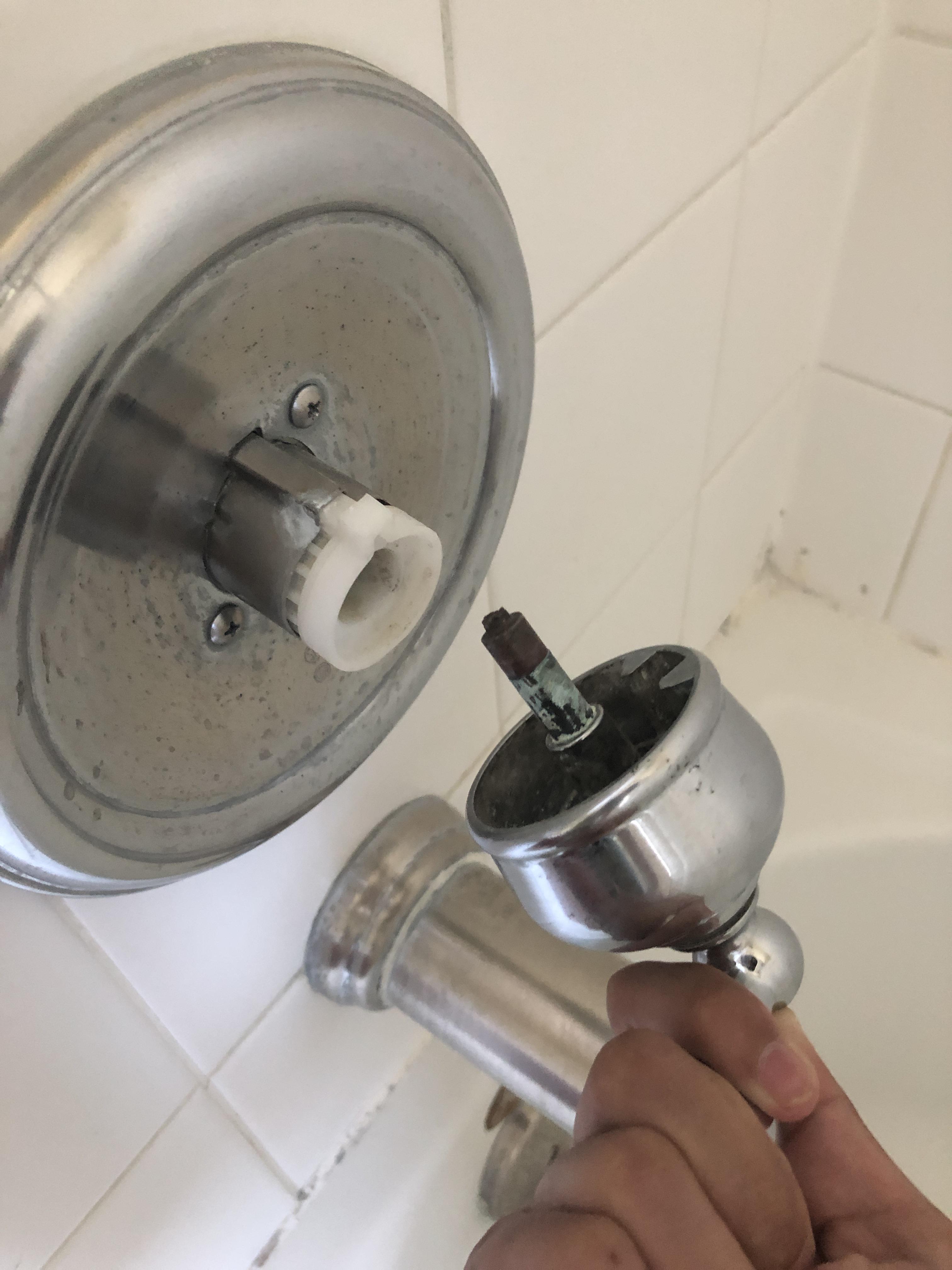 This bathtub handle came off, looks like the rod coming from the handle