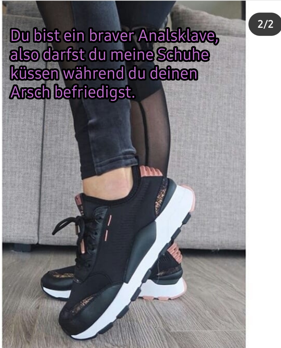 Melinas Schuhe lecken? germancaptions