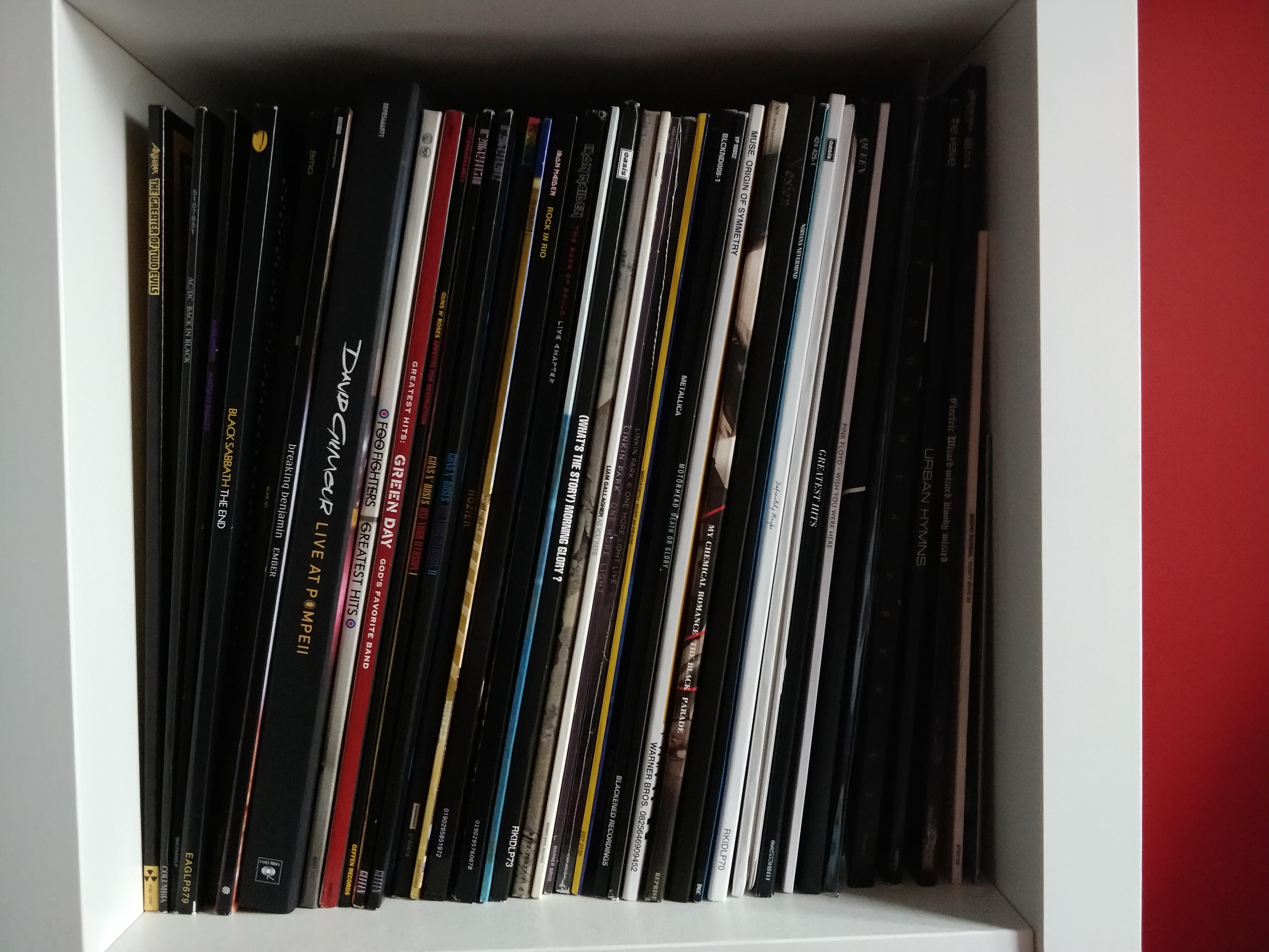 My collection of vinyl after a year of collecting! r/vinyl