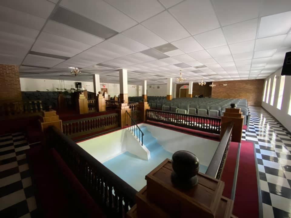 Baptism Pool in a Church r/backrooms