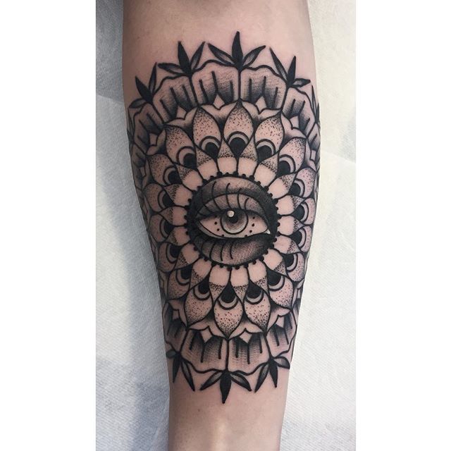 All Seeing Eye/Mandala Katie Gray, One Shot Tattoo, San