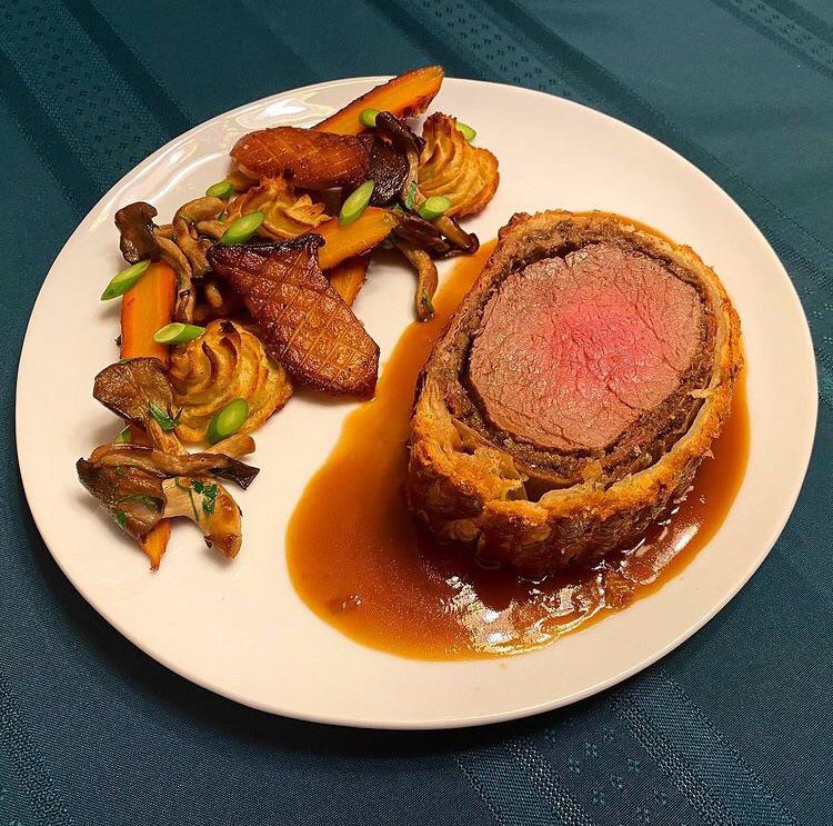 Beef Wellington and a healthy dose of Demi glacé r/FoodPorn