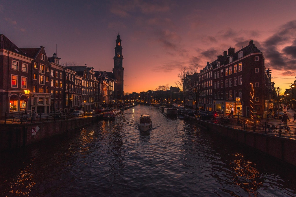 Lovely sunset over Amsterdam r/CozyPlaces