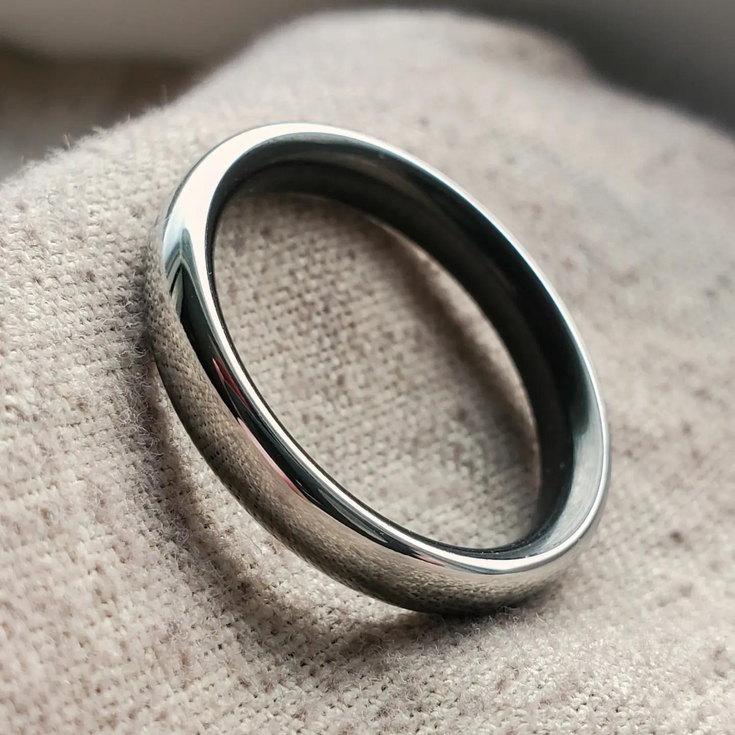 Made a Titanium and Carbon Fiber ring! CraftingWorld