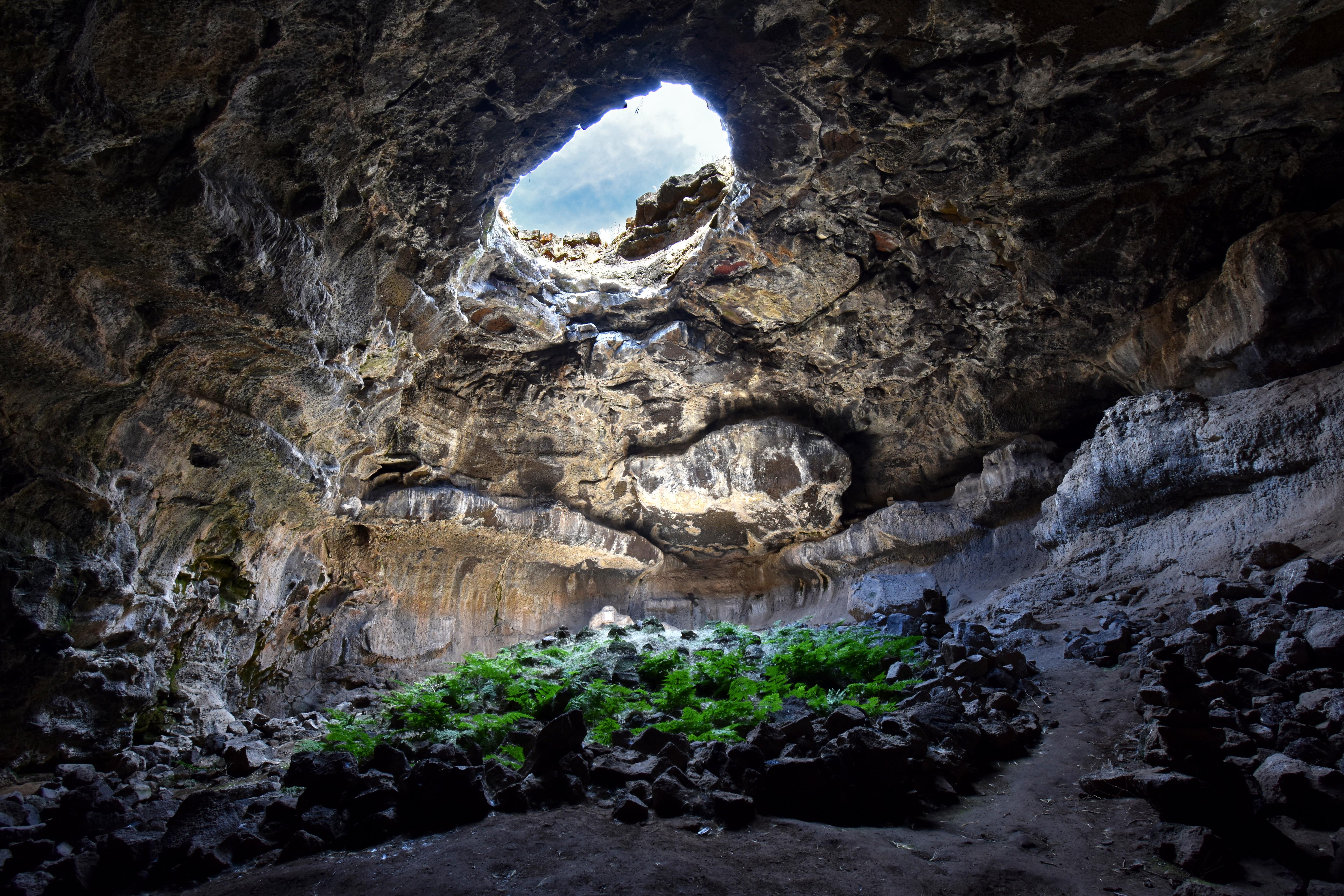 Tea Kettle Cave, Southern Idaho [OC][6000 x 4000] r/Idaho